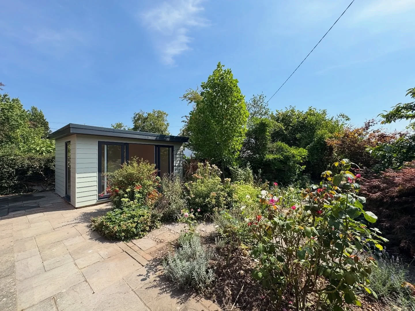 A lovely 4m x 3m Art Studio nestled away in a beautiful country garden, finished this week in Wimborne. #gardenstudio #gardenroom #gardenbuilding #gardengym