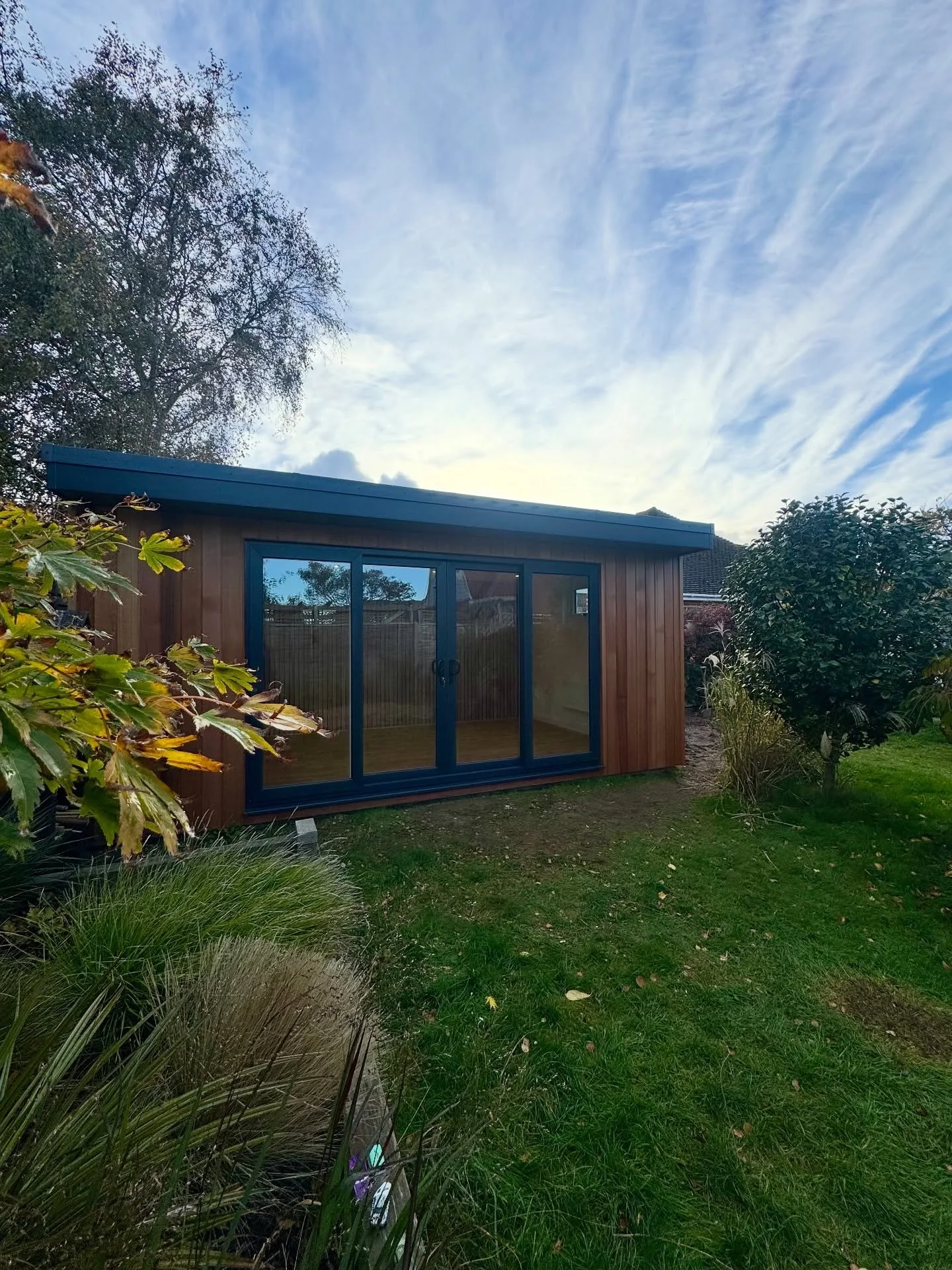 A great room finished this week in Southbourne. Back wall finished with Naturewall panelling. #gardenroom #gardenbuilding #gardenoffice #gardengym @naturewall