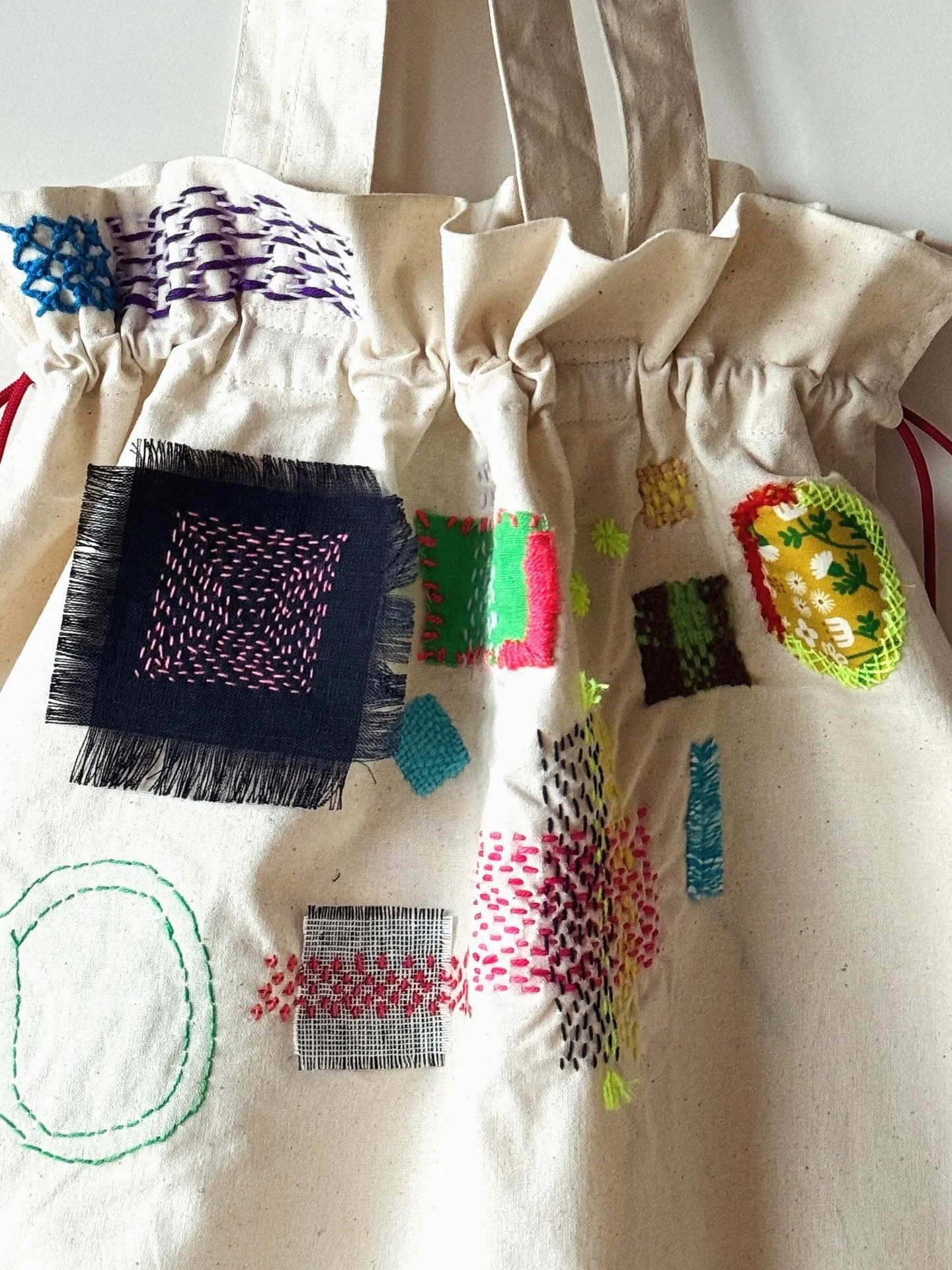 Stitch bag! Workshops coming soon &gt; #studystitch #repair #mend #skills #stitch #stitchschool 

MEND, STITCH &amp; PLAY 🧵🪢✂️🪡😉