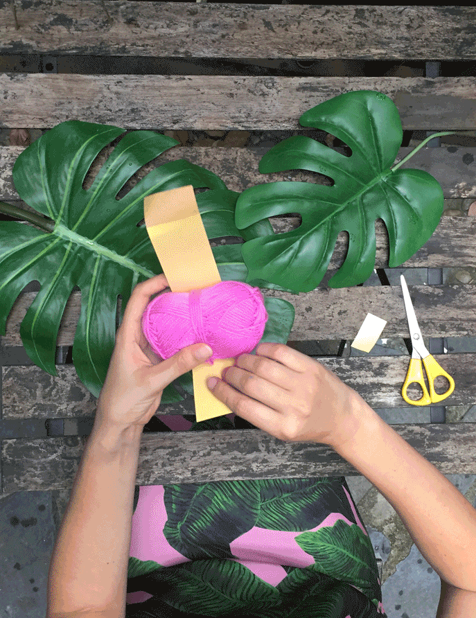 yarn-ball-small.gif
