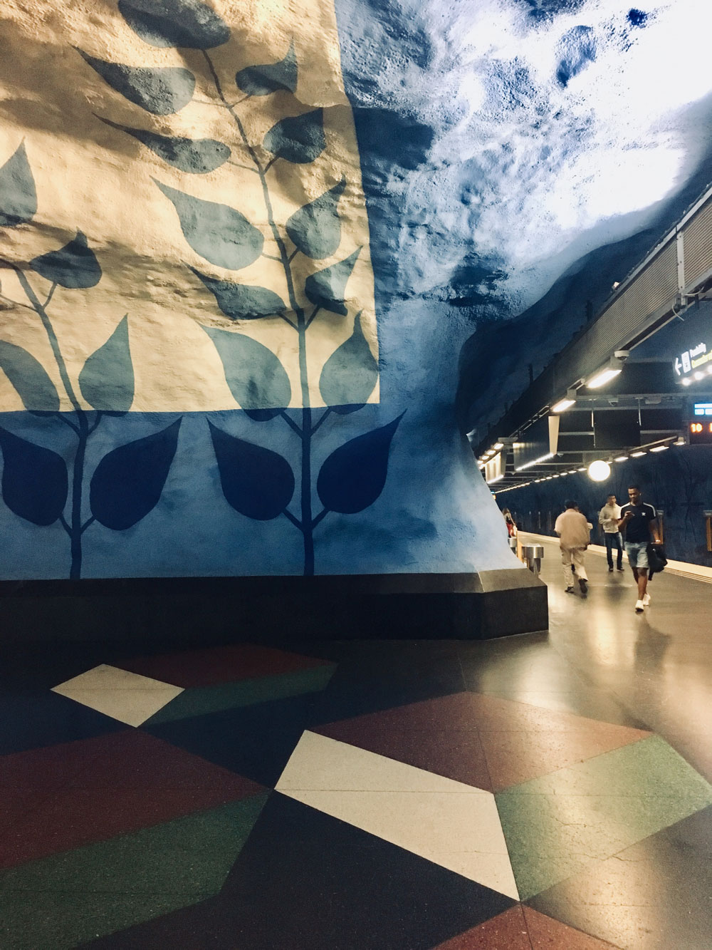Stockholm-subway2.jpg
