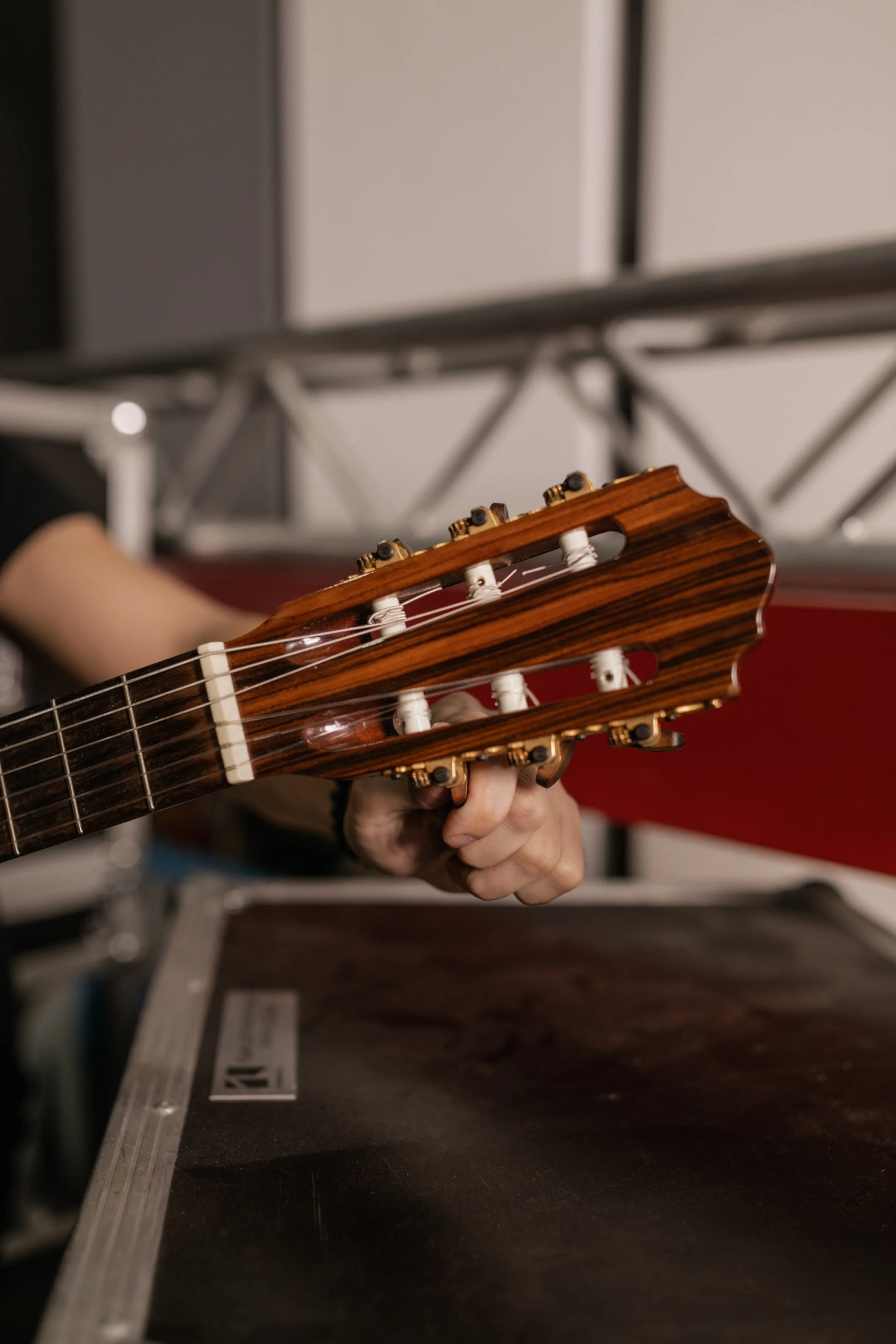 How to tune your guitar