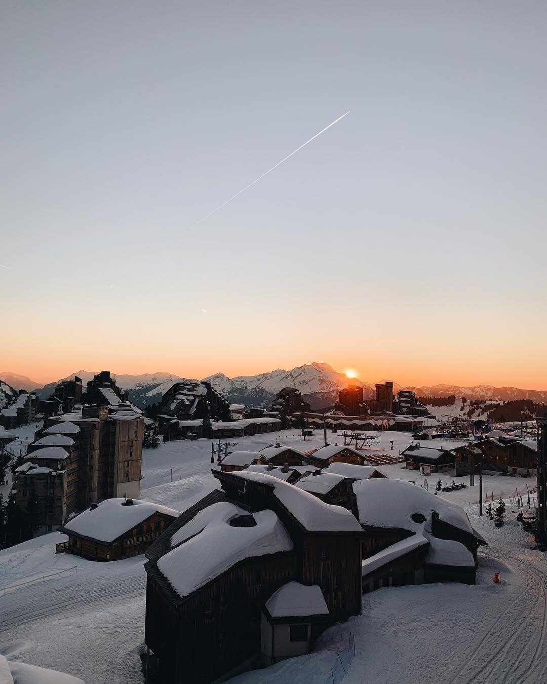 6:47pm, avoriaz 🇫🇷 ⠀⠀⠀⠀⠀⠀⠀⠀⠀⠀⠀⠀⠀⠀⠀⠀⠀⠀⠀ ⠀⠀⠀⠀⠀⠀⠀⠀⠀⠀⠀⠀⠀⠀⠀⠀
_________________
⠀⠀⠀⠀⠀⠀⠀⠀⠀
#vsco #vscocam #iphoneonly #sunset #alps #france #fujiframez #lightandshadow #sun #cinematography #filmmaking #filming #naturallight #ski #avoriaz #snowboxxsnaps