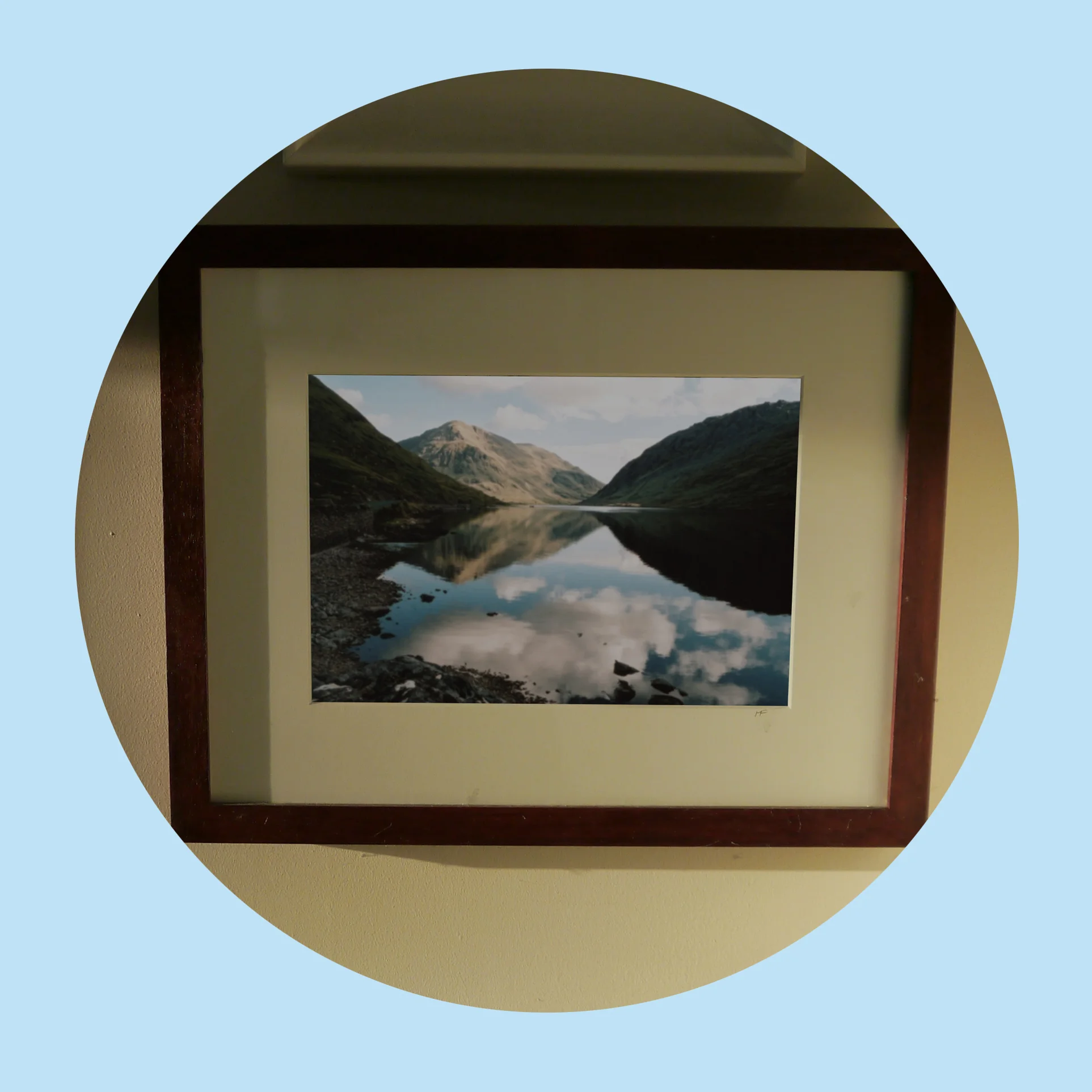 Made to be framed All cards fit a standard frame, so they can be enjoyed for years to come.