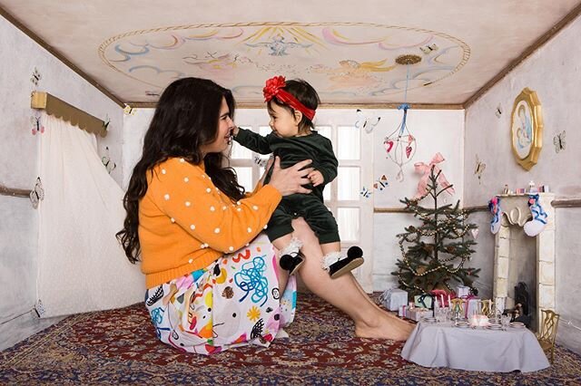 We are counting our blessings this Christmas and we are just so grateful for each of you who came and supported Le Petit Chateau. Here, sweet little Saylah Rey could not keep her eyes off of her magical aunt @reyanawright and who could blame her? We 
