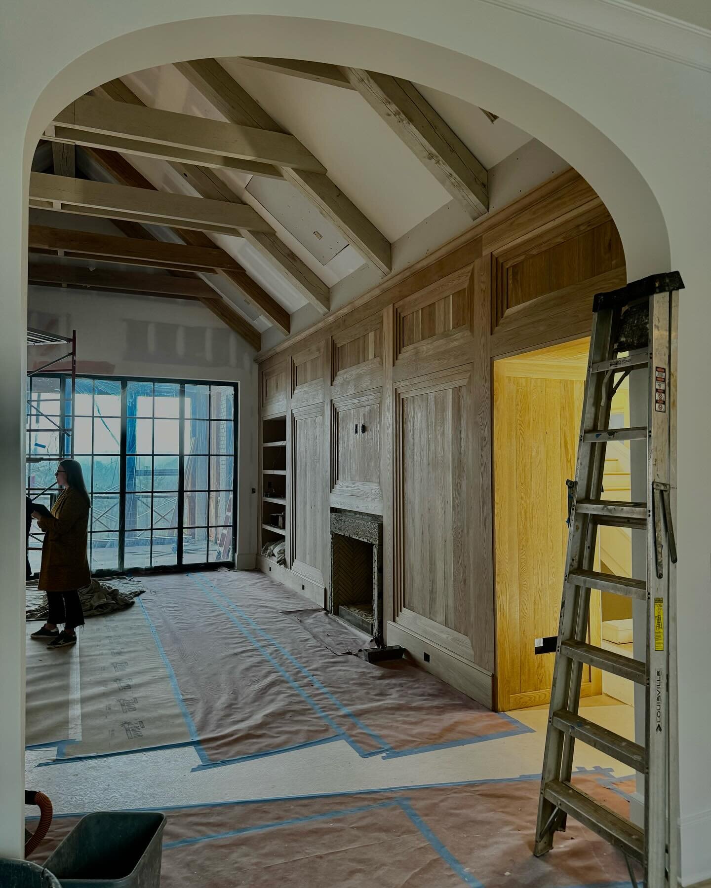 Progress on our Dell Road project. Fireplace will be blue Belgian limestone. 
&darr; 
&darr;
&darr;
#architect #TraditionalDesign #ArchitectDesigned #TraditionalHouse #HomeInspiration #Homeinspo #HouseDesign #TraditionalArchitecture #TraditionalHome 