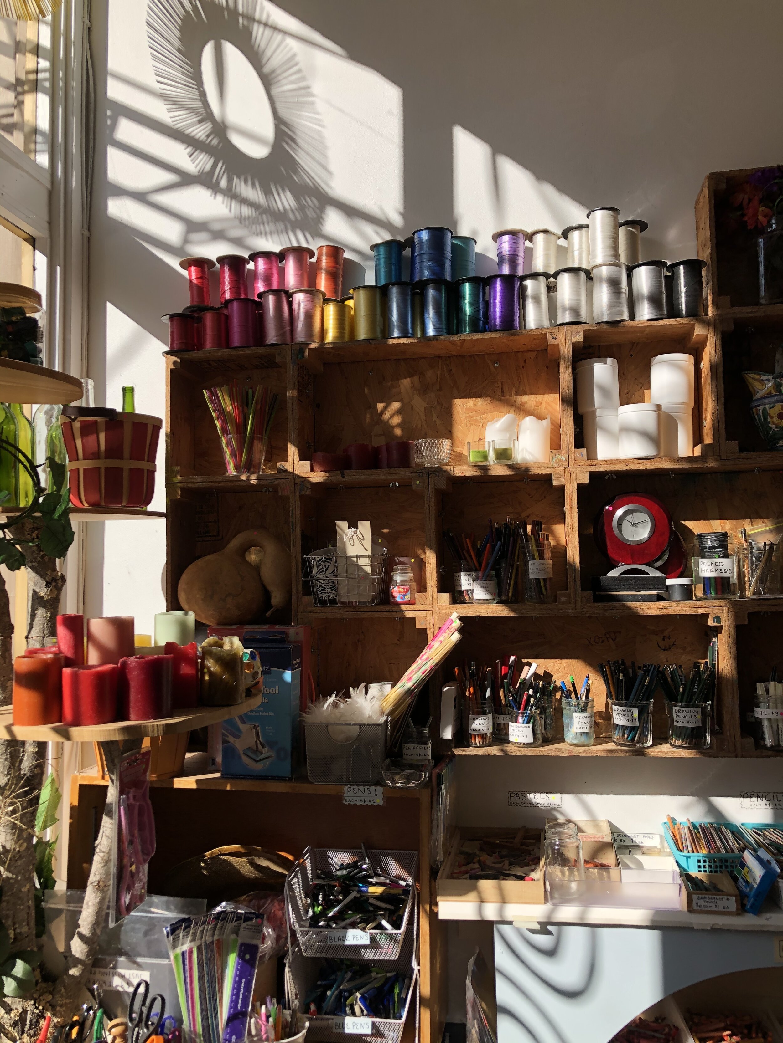 How This Art Supply Thrift Store Supports Creative Reuse