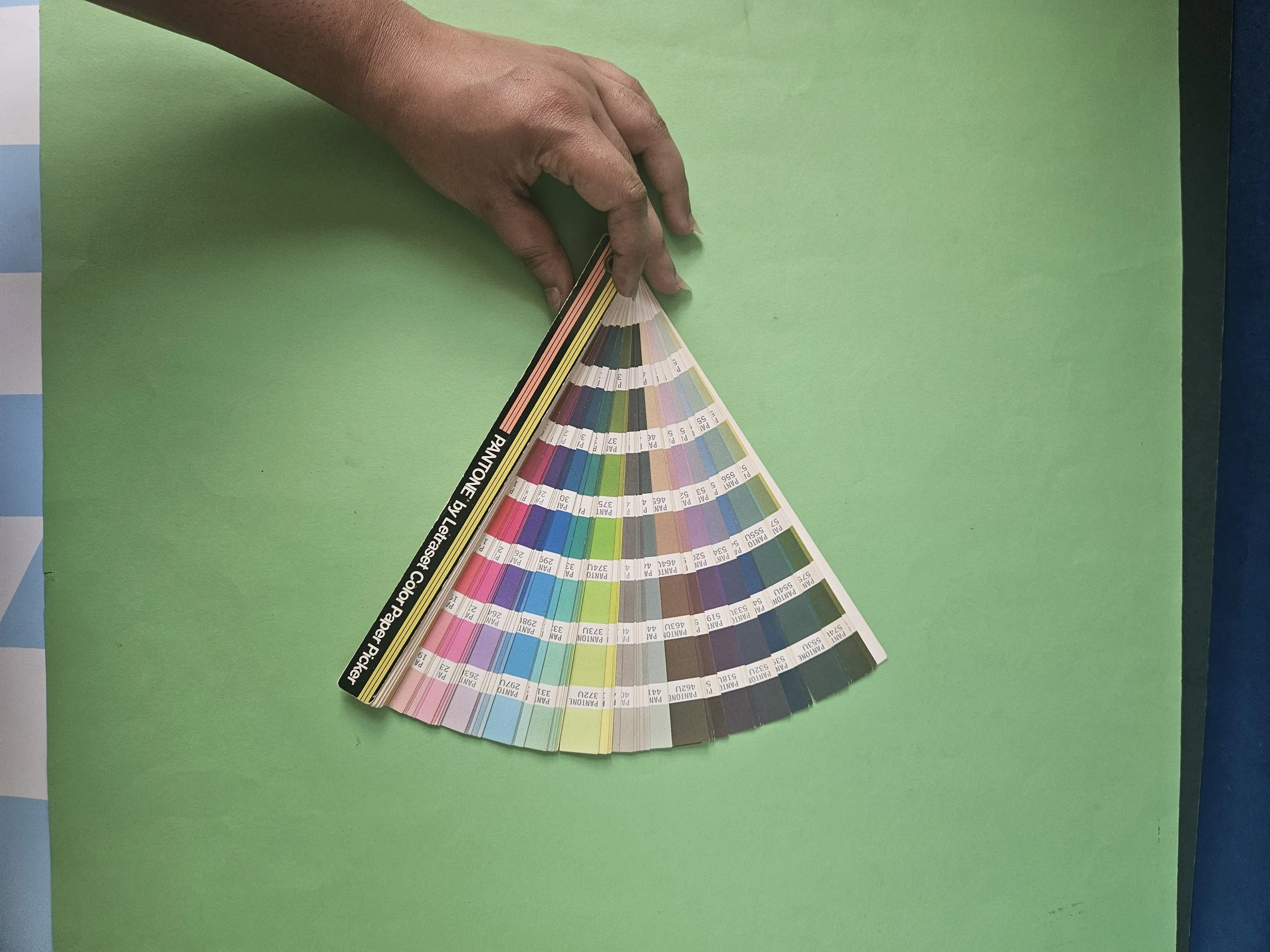 Pantone Color Paper Picker