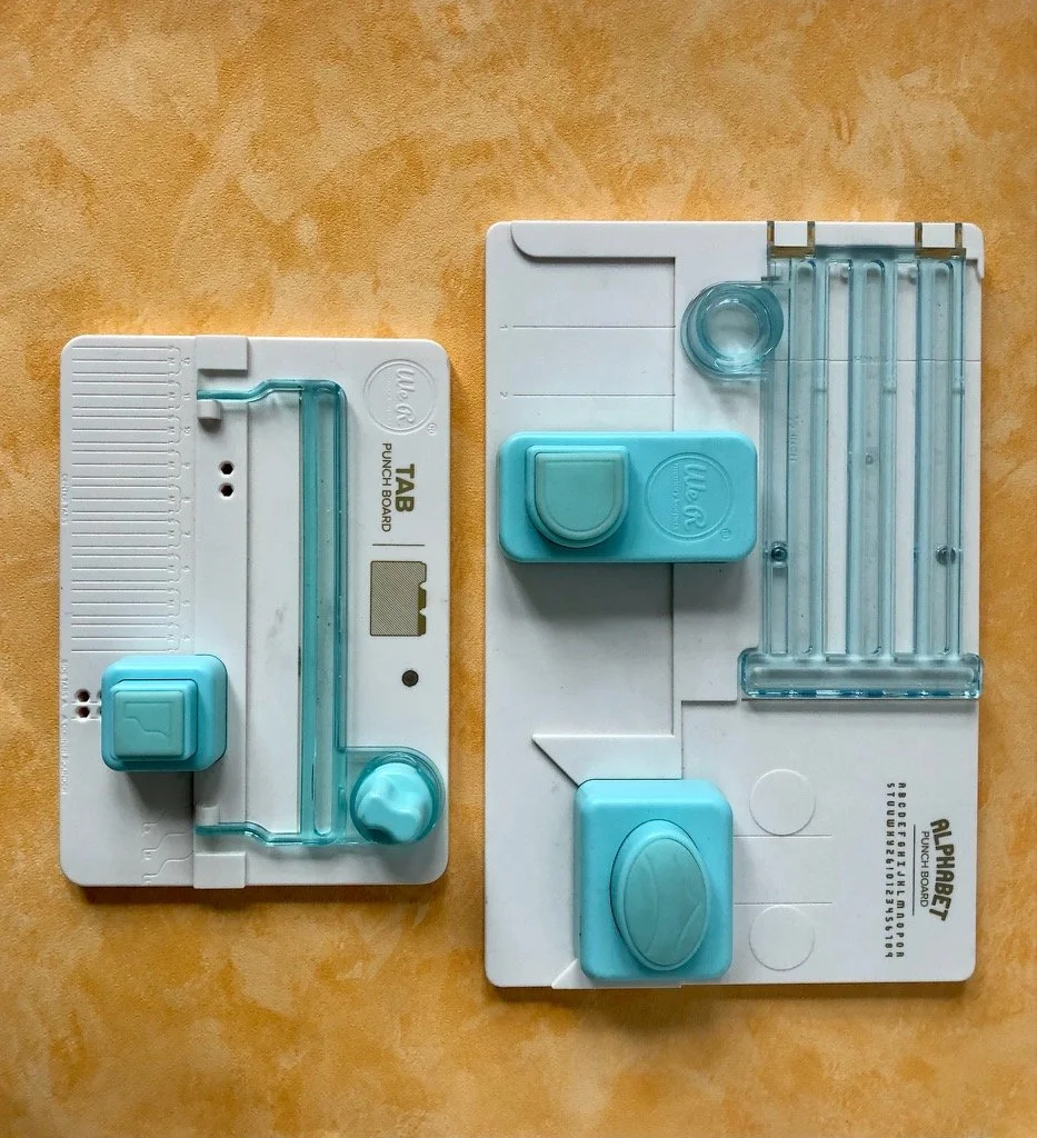 We R Memory Keepers Tab Punch Board – Maak Tabs Voor Planners En