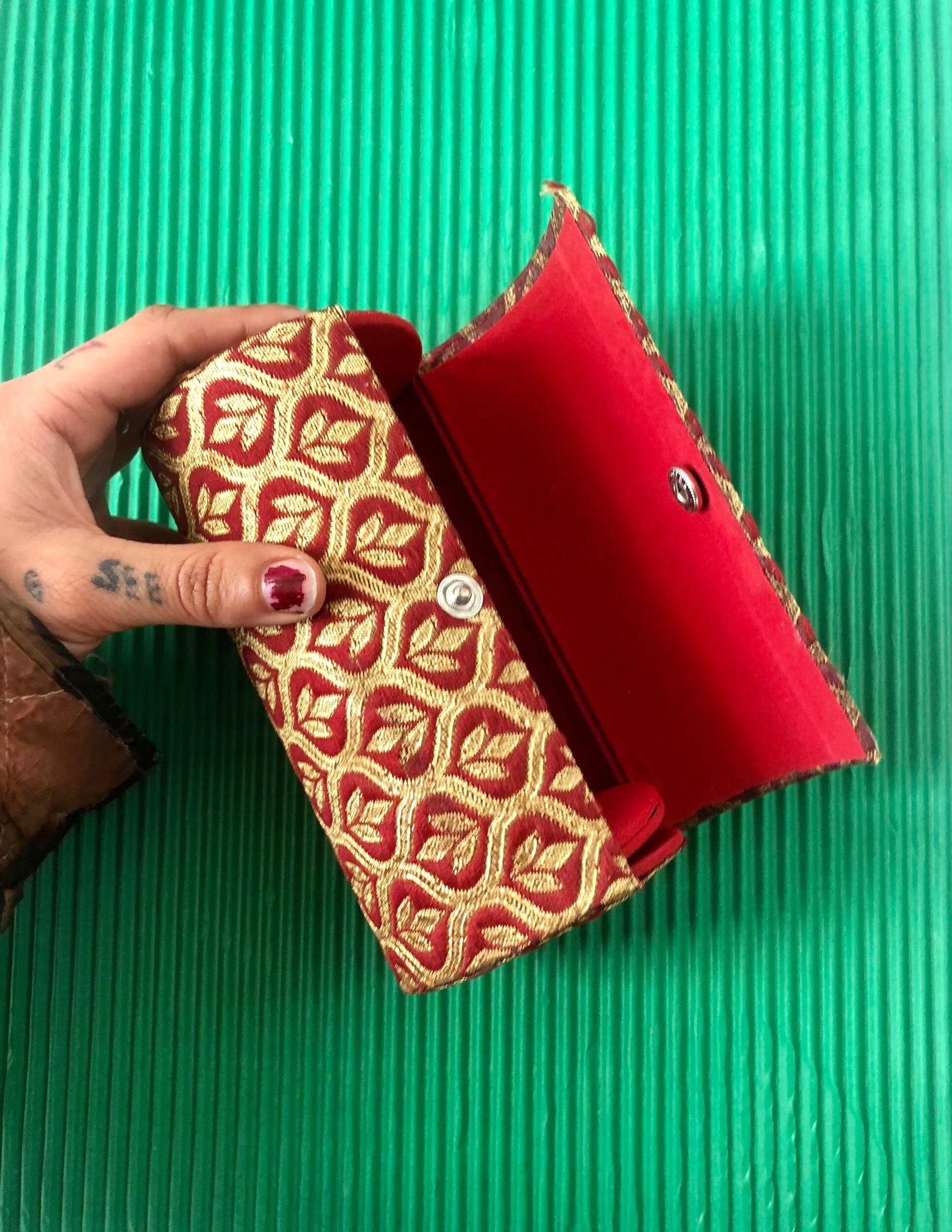 4D692EC7-E8ED-4F47-BD77-A7B24AB0AA59