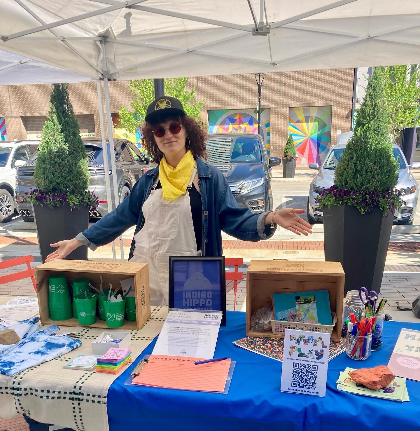 We&rsquo;re here at the @courtstreetcincy Flower Market 🌷🦛

Come say hey to Abby &amp; Emily and get some upcycled craft kits and zinnias from @lorefloral 💙

Here until 3 PM or until the wind blows us away 🌀

Our shop IS open 12-6 PM, go say hey 