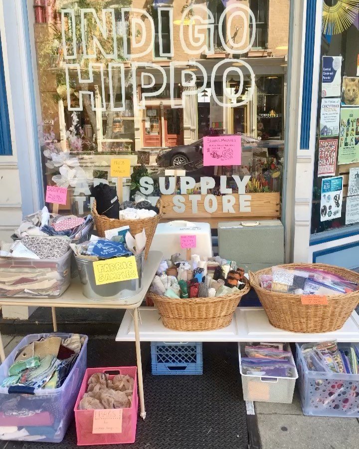 Surprise Sidewalk Fabric Sale! 🤩

It&rsquo;s a beautiful day, so we pulled out extra fabric rolls, scraps and grab bags from our storage! We also have a few sewing machines, and some leftover Zinnia starters from @lorefloral from last week&rsquo;s f