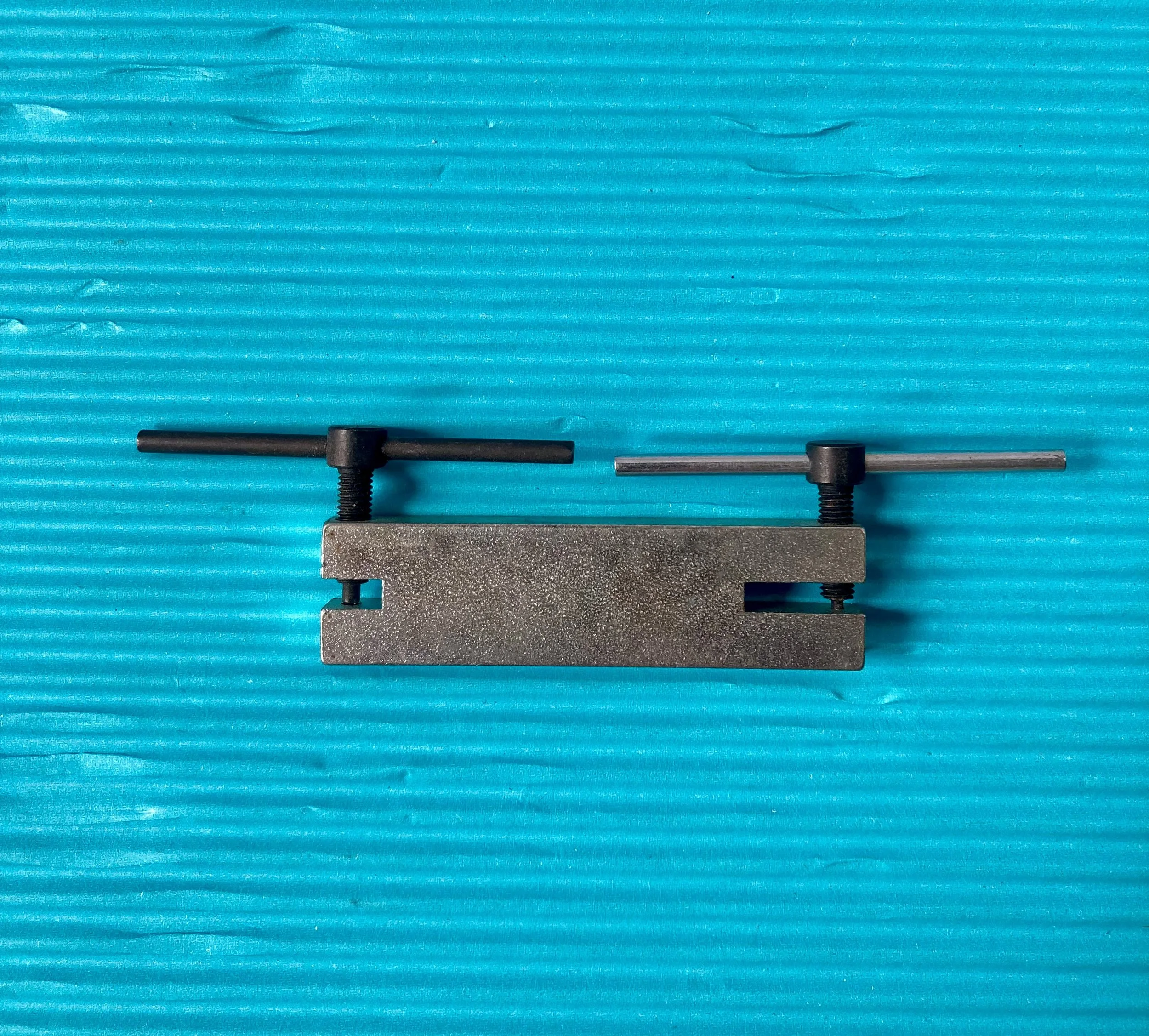2-Hole Metal Punch