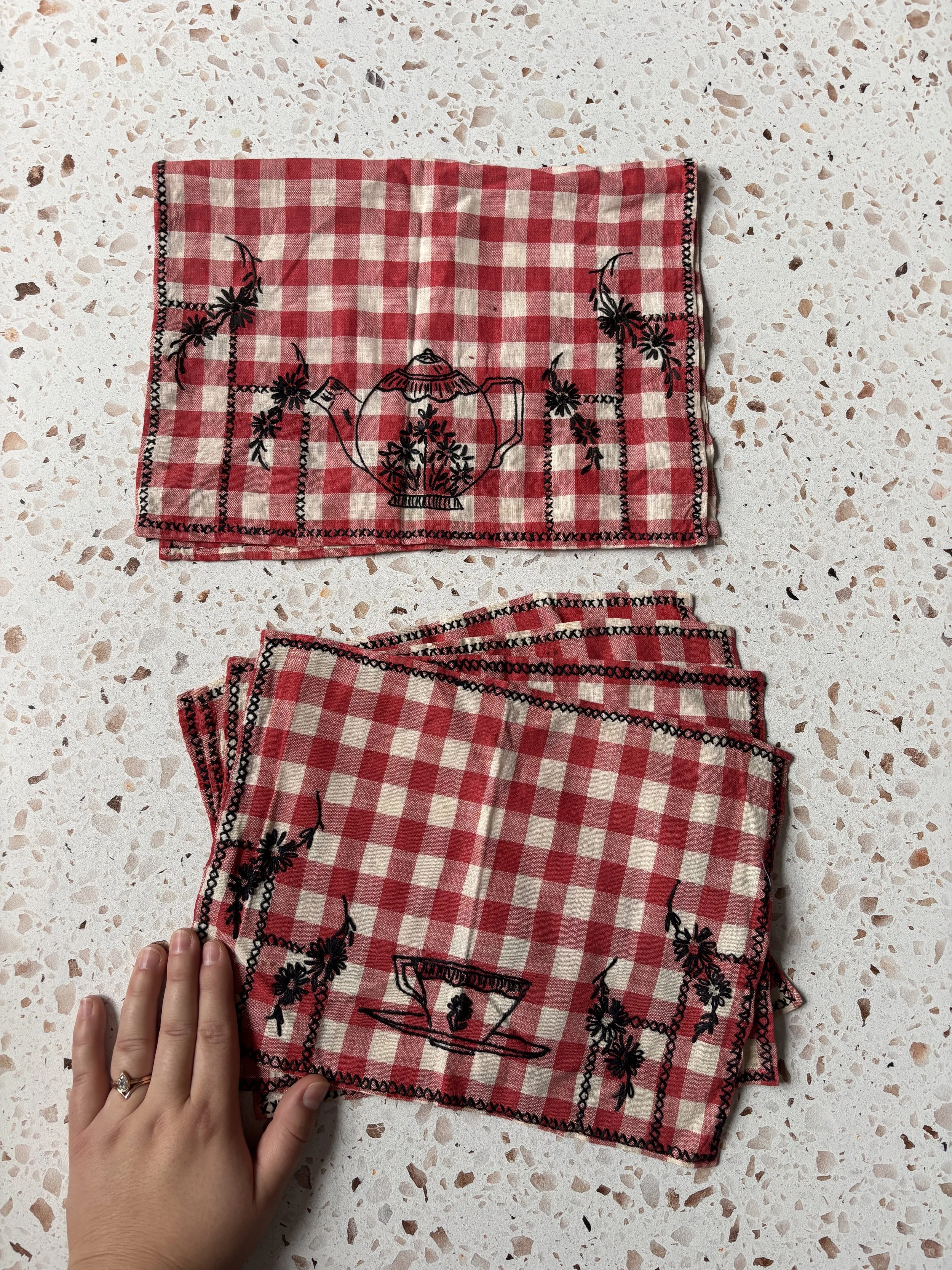 Stitched Gingham Napkin Set