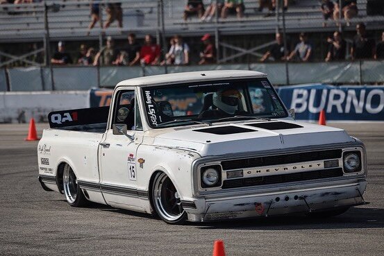 C10 hold a special place in our heart. Old classic cars and truck run in the family and it is a way of live that I need to get into deeper. 

@whiskey.d_c10 out here showing you can get it done.
