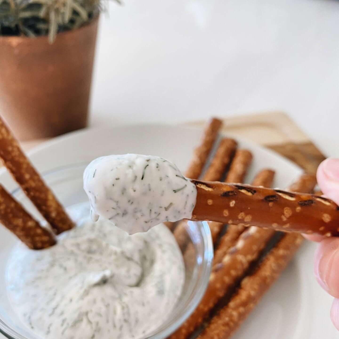 #WorldVeganDayChallenge - Day 14⁠
Category: Vegan Food⁠
⁠
You don&rsquo;t have to sacrifice creamy, delicious dips when you go vegan.⁠
⁠
Here&rsquo;s my Fast &amp; Easy Vegan Dill Dip for an easy but so delicious snack or veggie tray accompaniment.⁠

