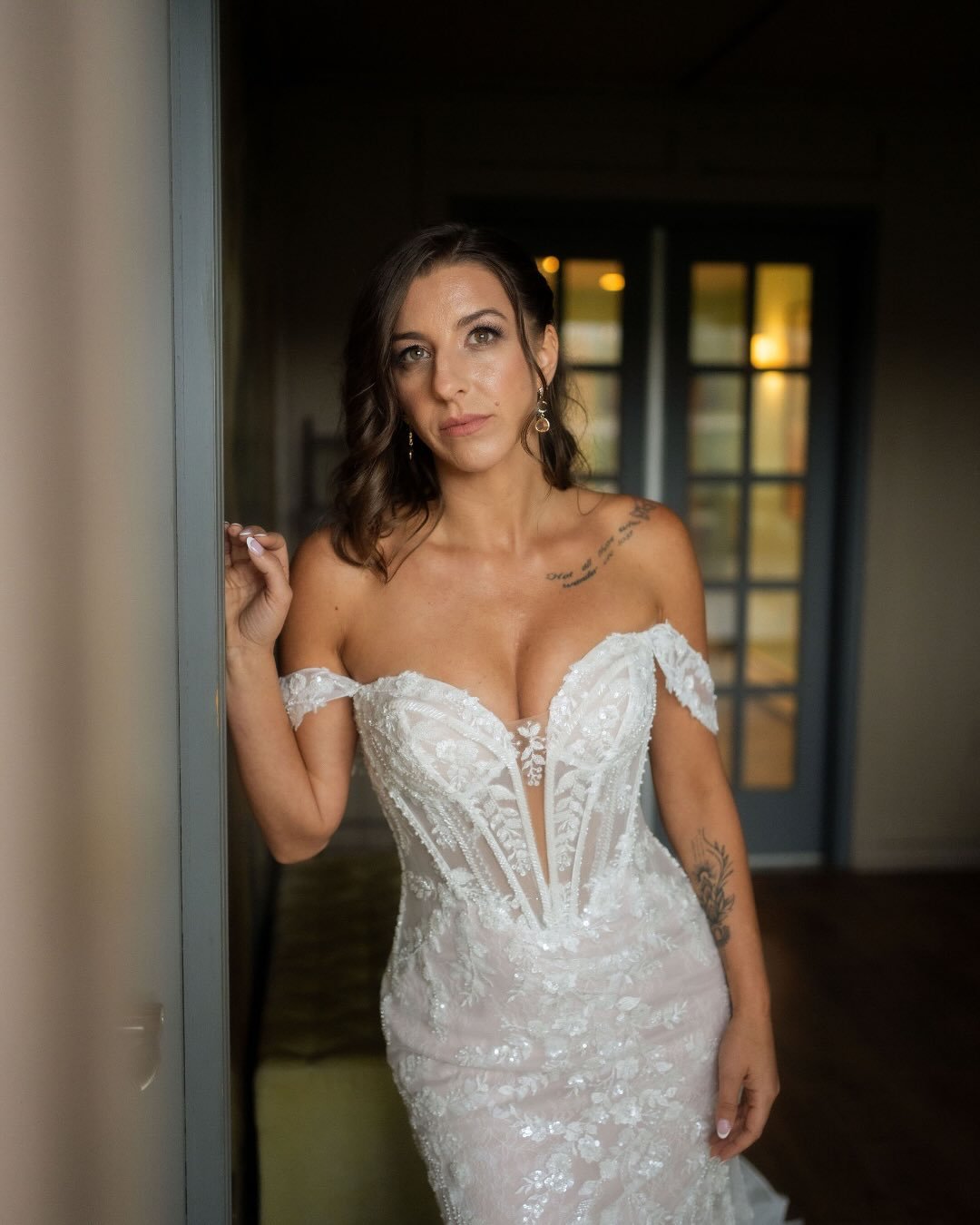 A gown with main-character energy ✨

Jessica fell for Benjie by @maggiesotterodesigns, and honestly, we did too. 

From the shimmering sequin lace to the dramatic mermaid silhouette, this dress feels like it stepped straight out of a romantic novel.
