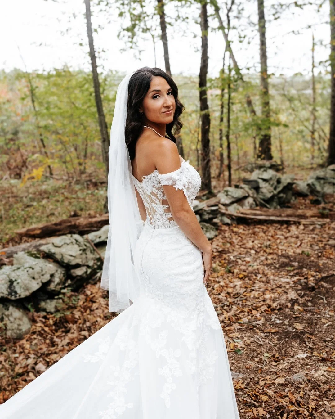 This love is unbe-leaf-able ✨

We&rsquo;re obsessed with @amber429&rsquo;s gown, inspired by nature itself with delicate, and effortlessly enchanting lace appliqu&eacute;s.

Whatever your dream day looks like, we have a dress for every bride! 

Comme