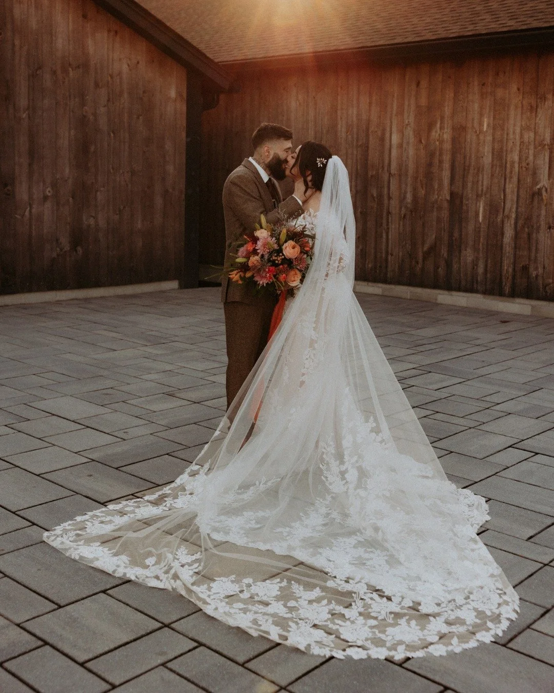 Your veil search ends here ✨

There are just some details on your wedding day you never forget, and for Jorah, it was the way her dramatic veil perfectly completed her bridal look.

Ready to let us style you for your special day? 💍

Bride: @jorah.fa