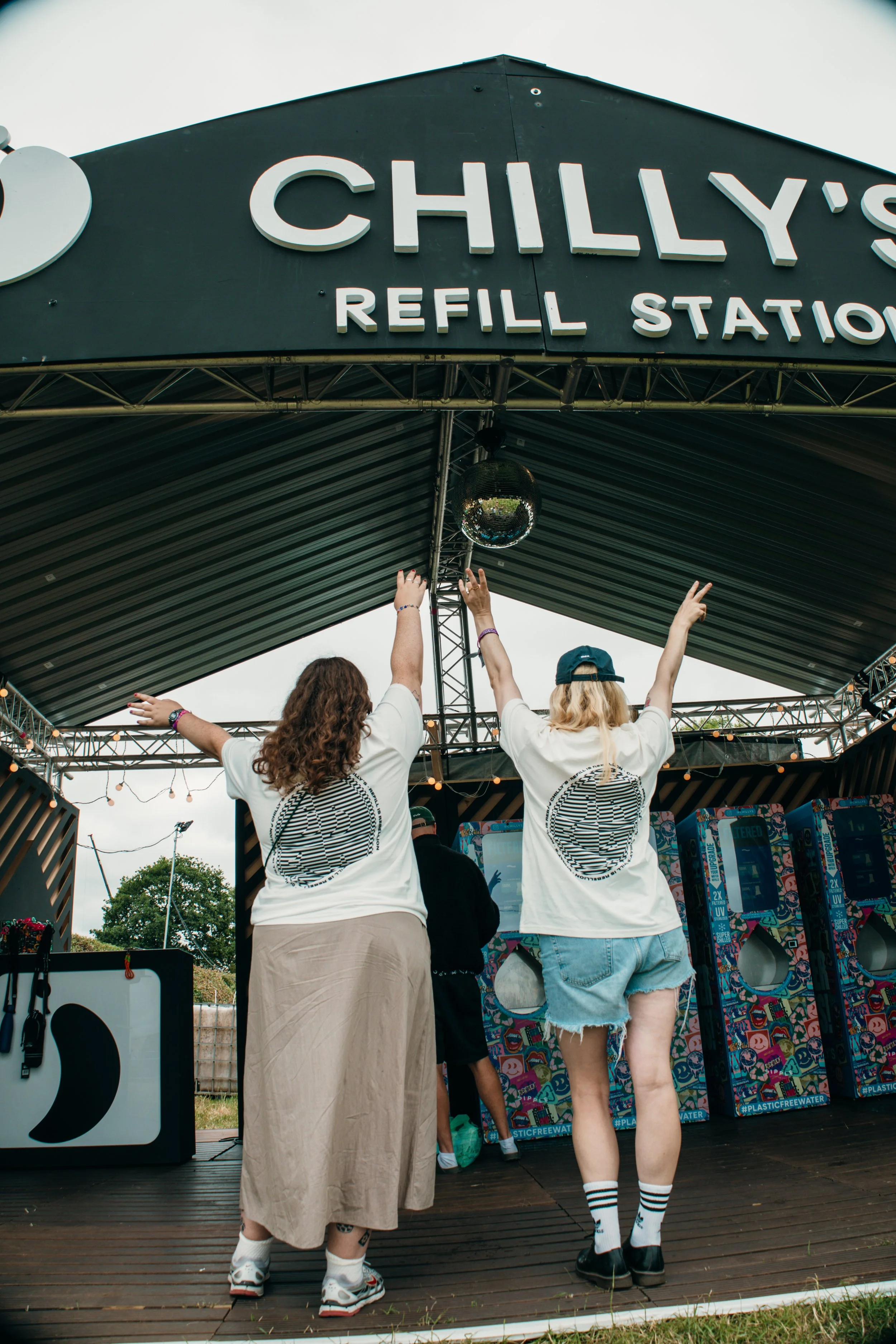 GlastonburyXChillys_2025_0-03.jpg