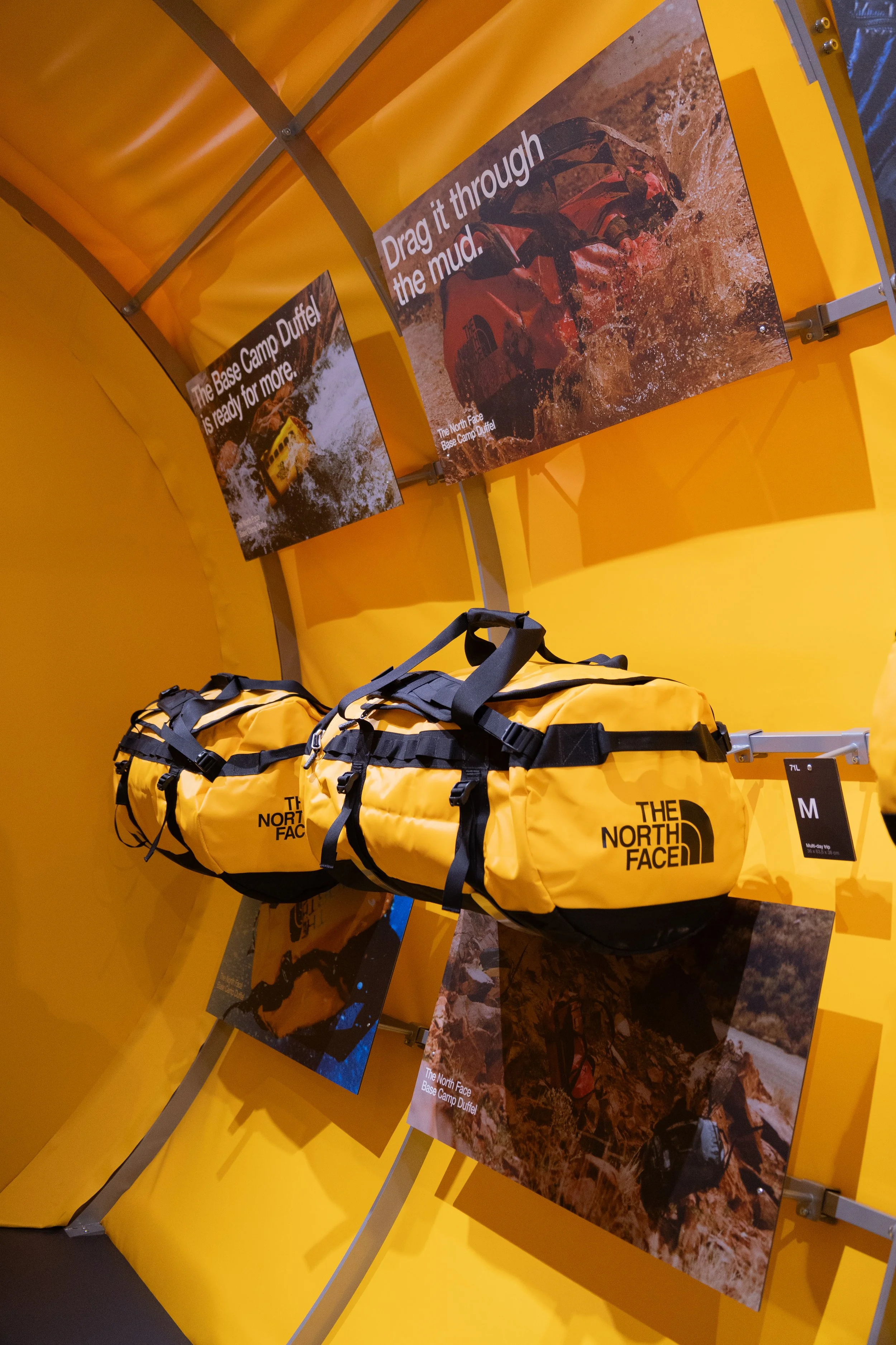 TNF_DuffleBag_regentstreet_01-29.jpg