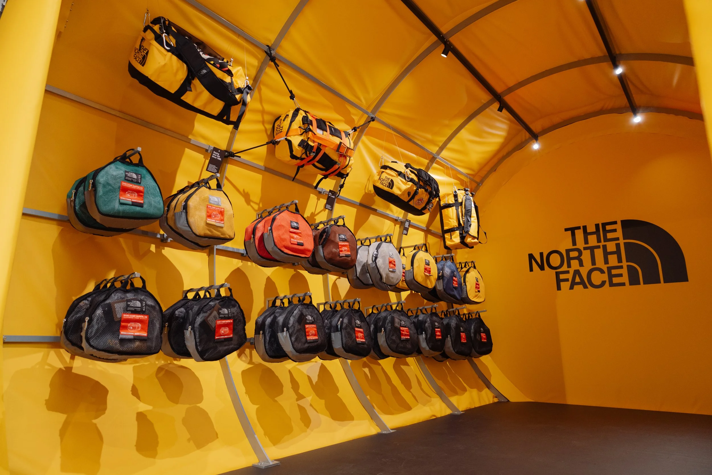 TNF_DuffleBag_regentstreet_01-30.jpg