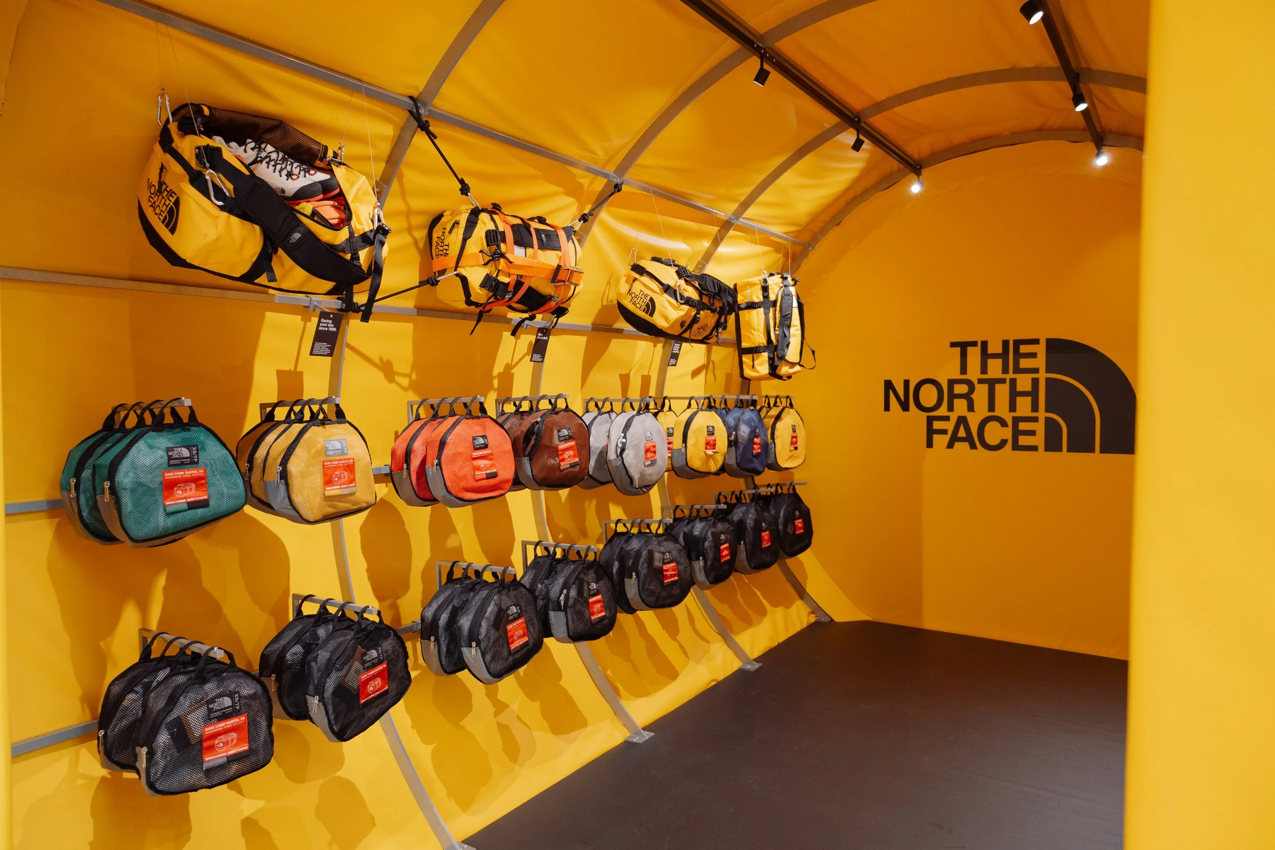 TNF_DuffleBag_regentstreet_01-36.jpg