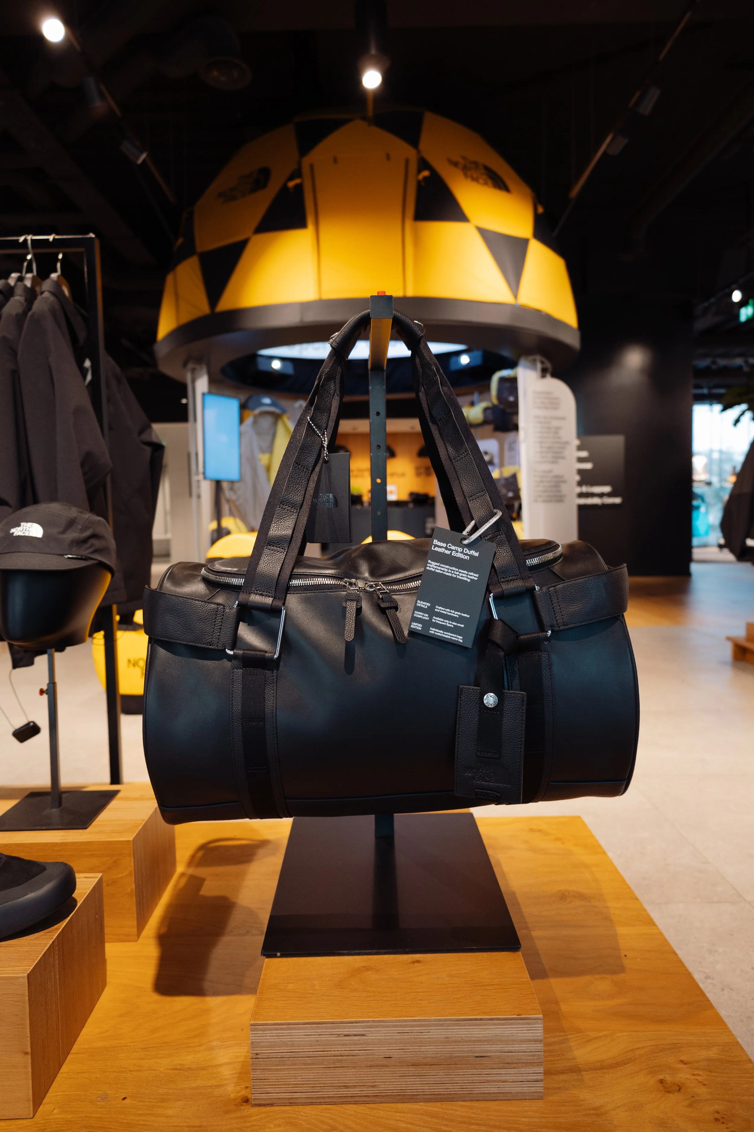 TNF_DuffleBag_regentstreet_01-42.jpg