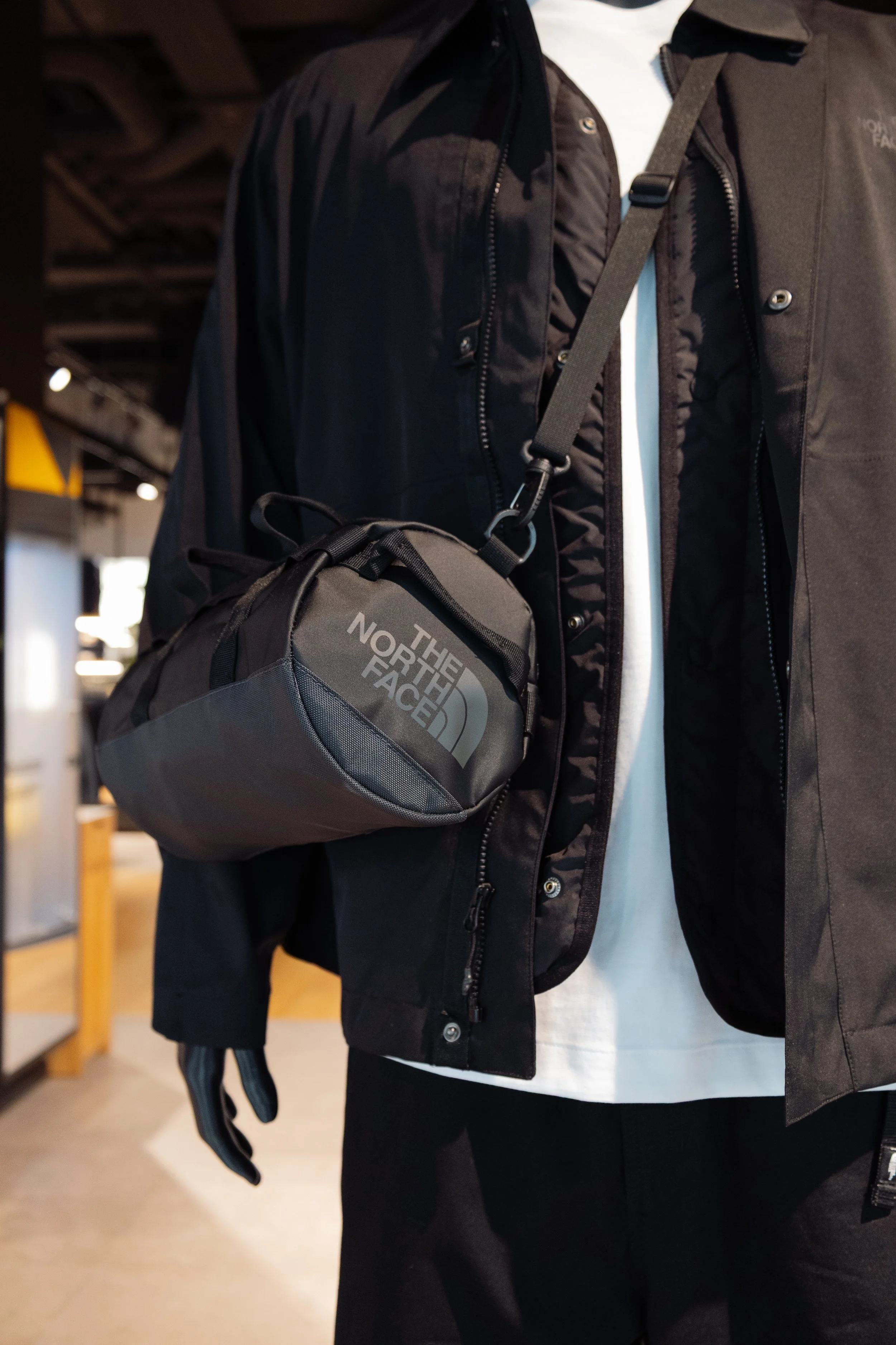 TNF_DuffleBag_regentstreet_01-45.jpg