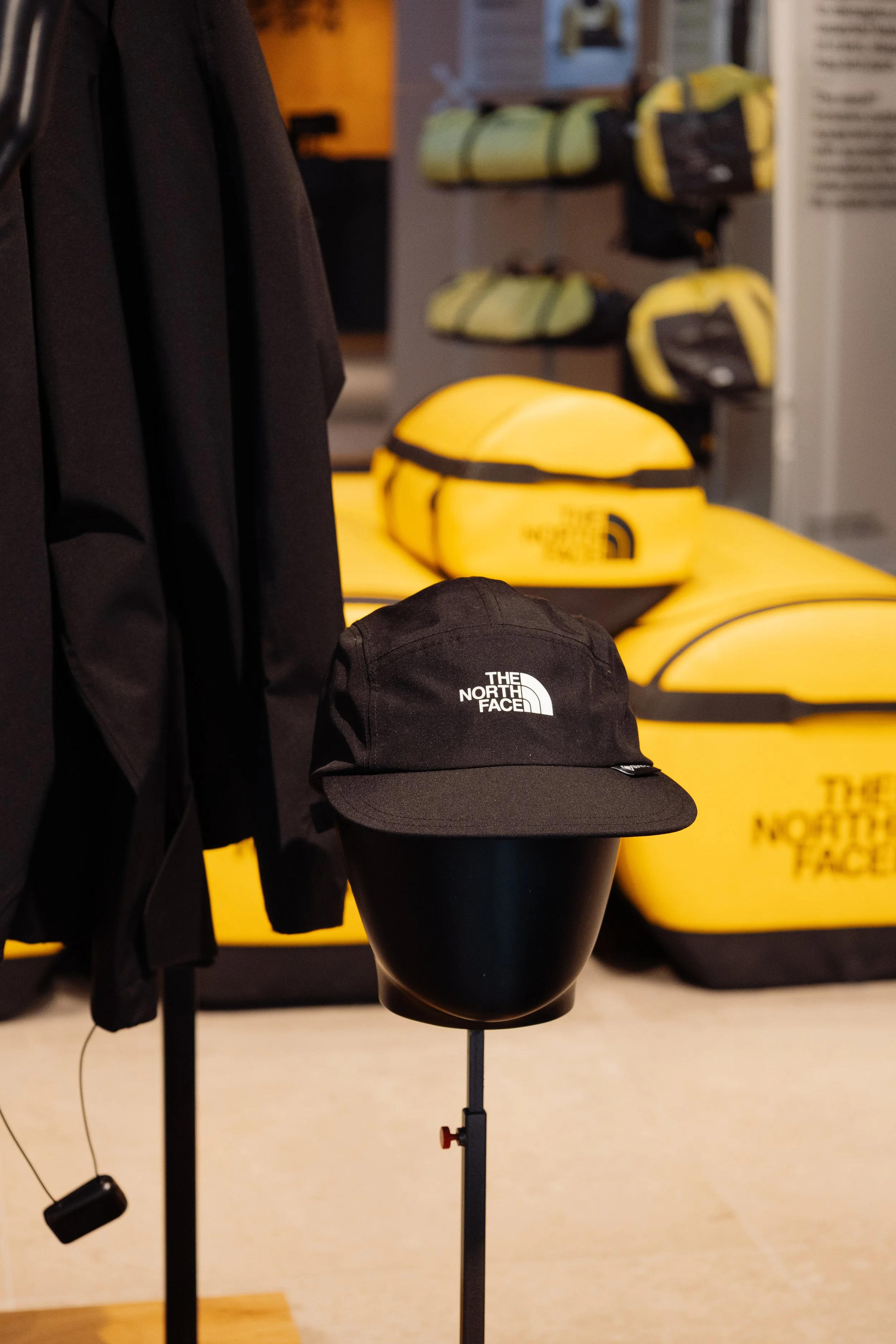 TNF_DuffleBag_regentstreet_01-48.jpg