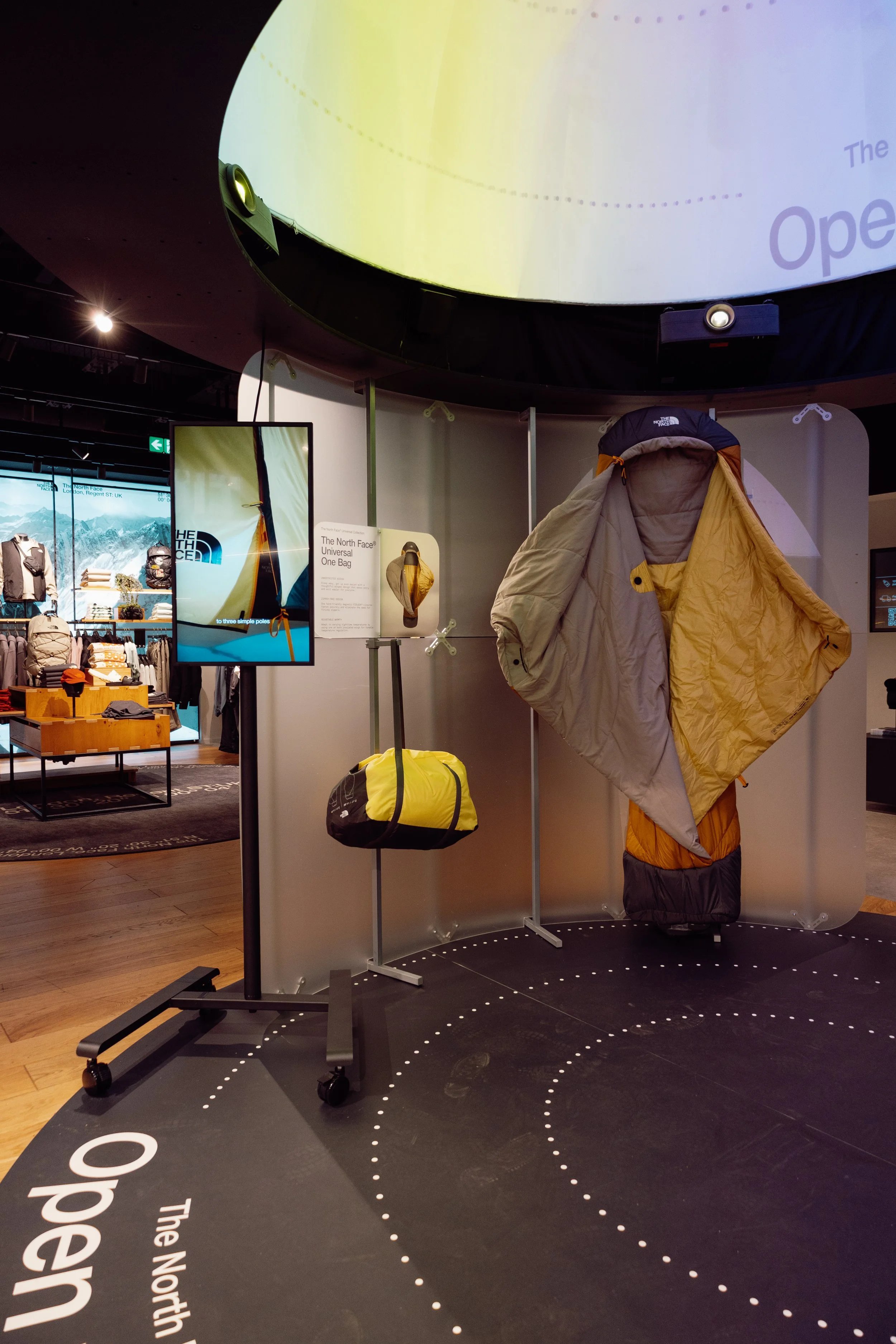 TNF_DuffleBag_regentstreet_01-57.jpg