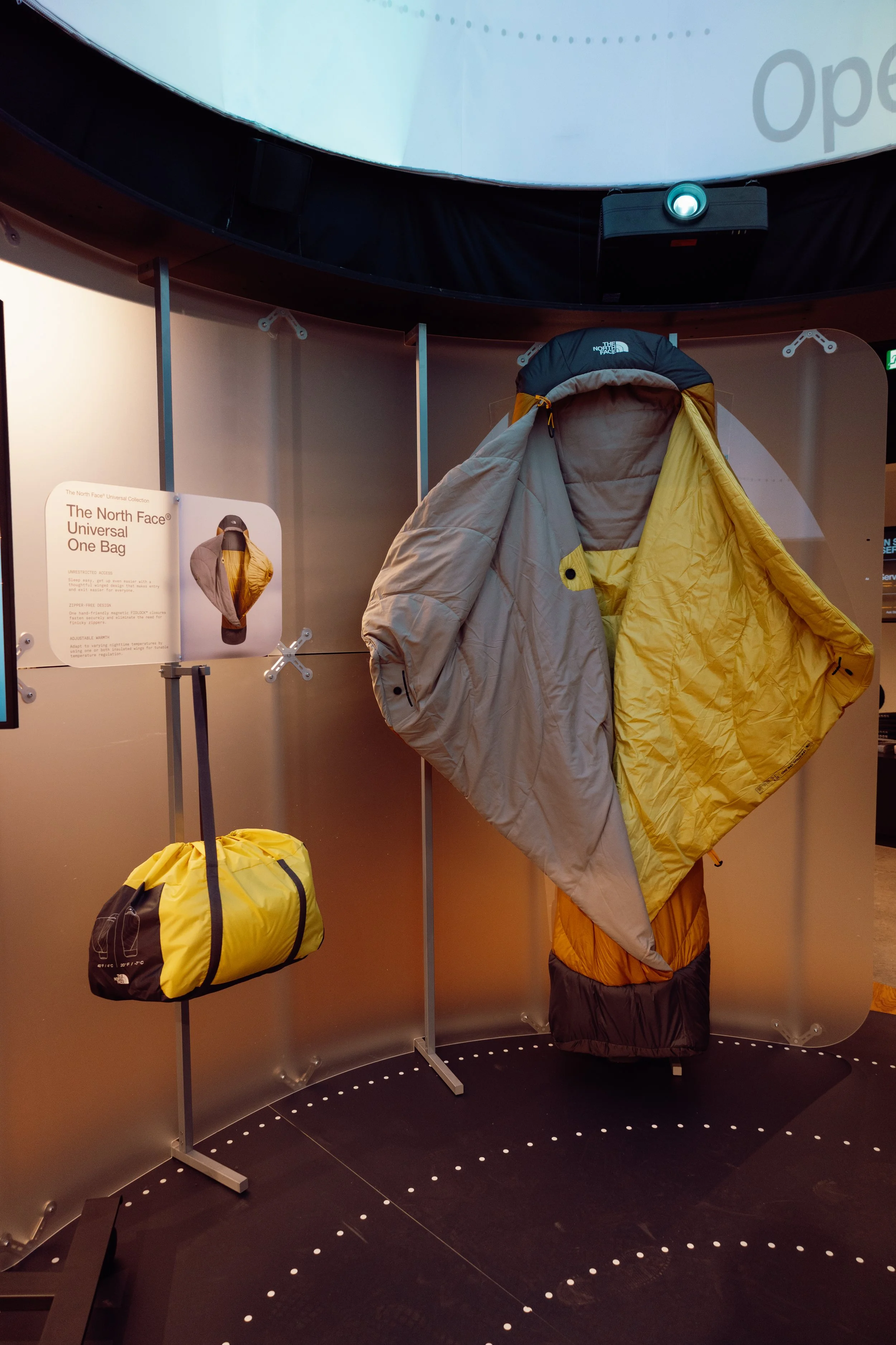 TNF_DuffleBag_regentstreet_01-64.jpg