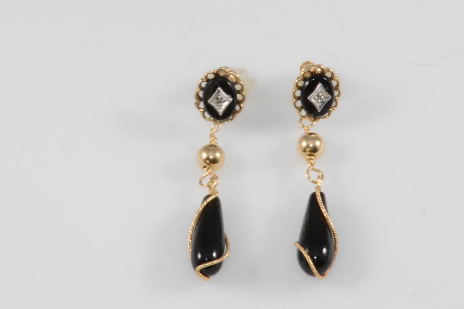onyx_ear_front.jpg