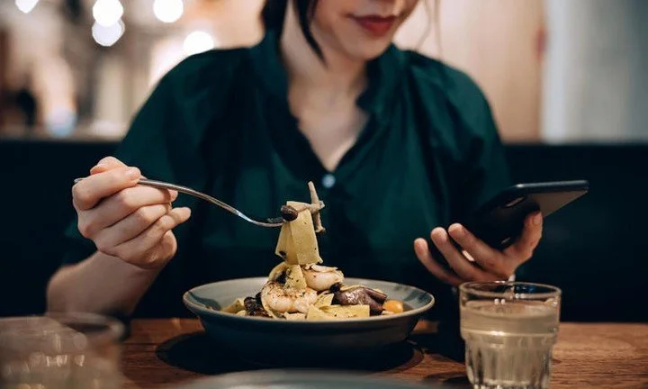 Honesty, kindness and good manners have officially overtaken looks as the most important traits for young Brits, according to a new study. 94% say good manners are a &quot;green flag&quot;, while 89% rate kindness as essential. Old-fashioned respect 