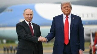 Big international headlines today: Trump and Putin are set to meet in Budapest for crucial diplomatic talks on the Russia-Ukraine war. This follows intense calls between leaders, as Ukraine&rsquo;s President Zelensky urges for US Tomahawk missiles am