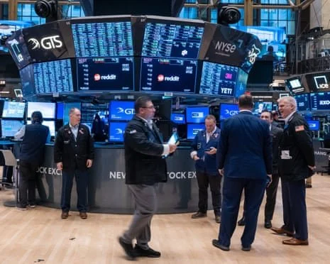 Big moves in global finance today: stock markets across Europe, Asia, and Wall Street tumble as gold smashes a new record : $4,378/oz. Investors are clearly spooked by renewed worries over US banks and mounting bad loans, driving a flight to safe hav