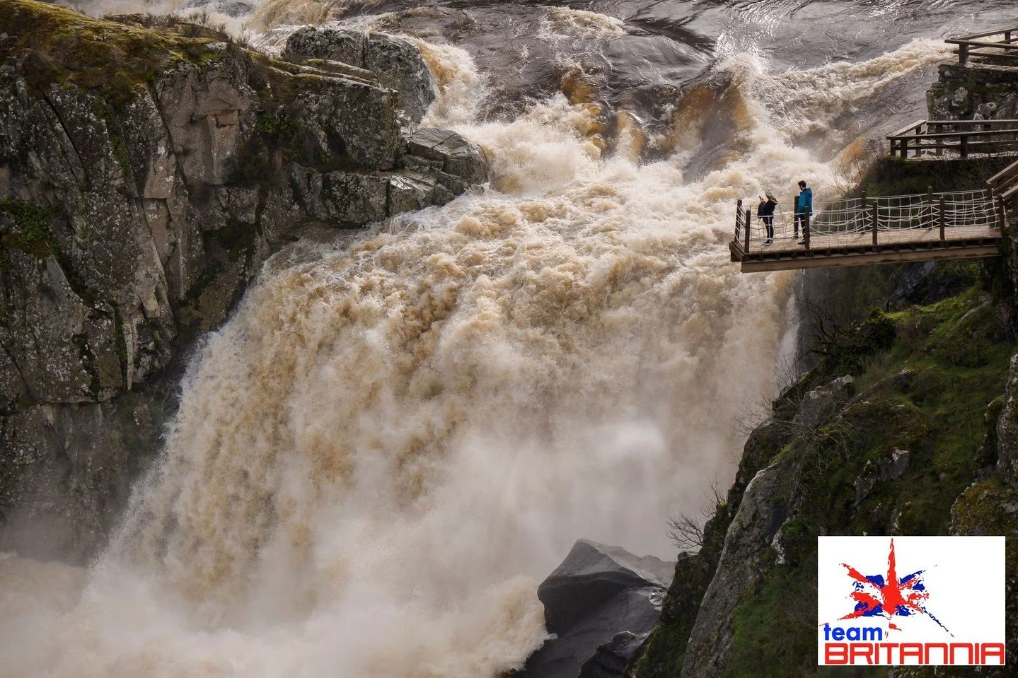 EXTREME WEATHER ALERT: STORM LEONARDO STRIKES THE IBERIAN PENINSULA

Devastating flooding has hit Spain and Portugal as Storm Leonardo continues its path across the Iberian Peninsula. At least one death has been reported, and thousands of residents h