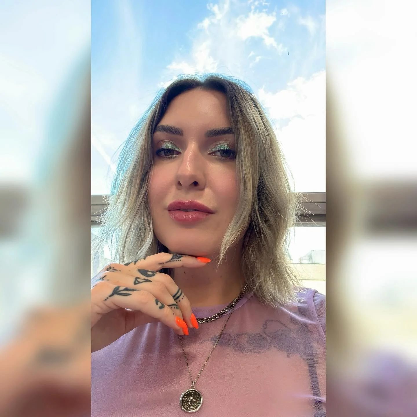 When the sky is blueing 🫶🏼🤪

#blueskies #pyrrhajewelry