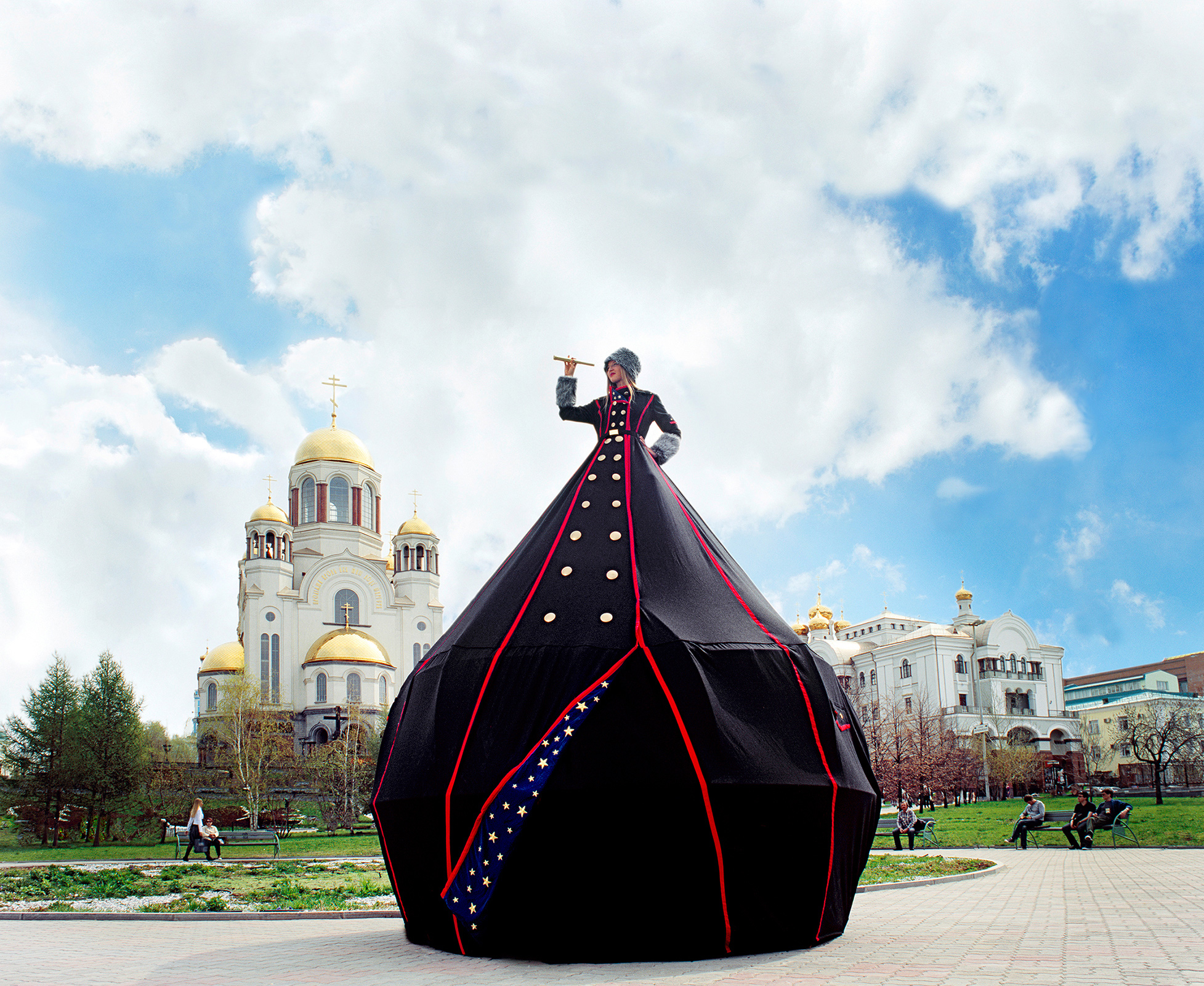 MS.YEKATERINBURG: CAMERA OBSCURA DRESS TENT