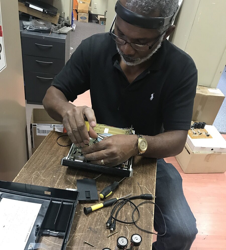 However mine was not right away. The player was in surprisingly good condition, but wasn’t advancing so smoothly. My parents were able to help me here as well, driving up to Markham to have it repaired by probably the only guy in the area who knows …