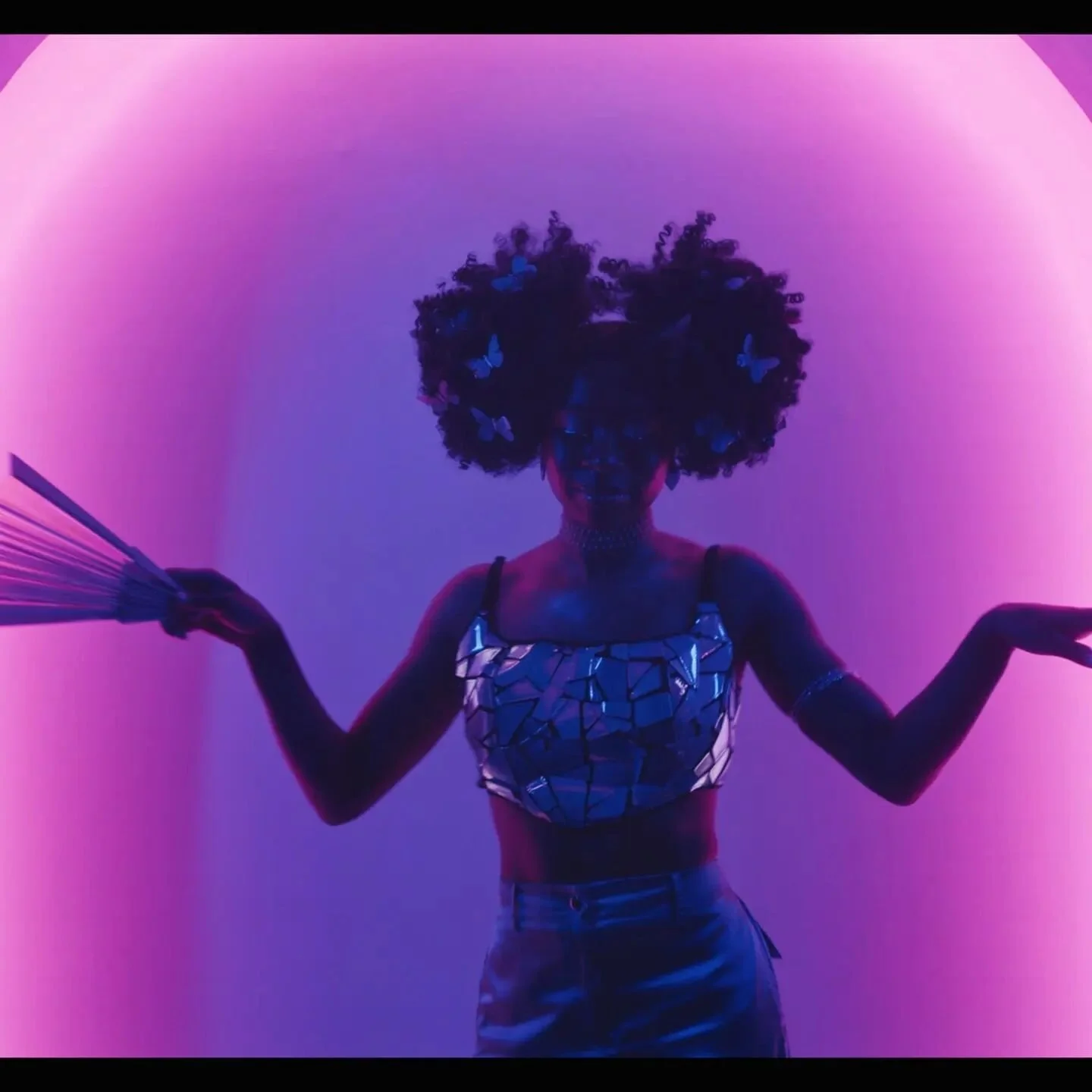 Got a little more of the song to share this week! Swipe to hear CASUAL. Music video directed by @ttdanger coming July 11 🎥

Shooting this video was so much fun! This look was one of my favorites. Thanks to @one_af_one and @mubybianca for making me l