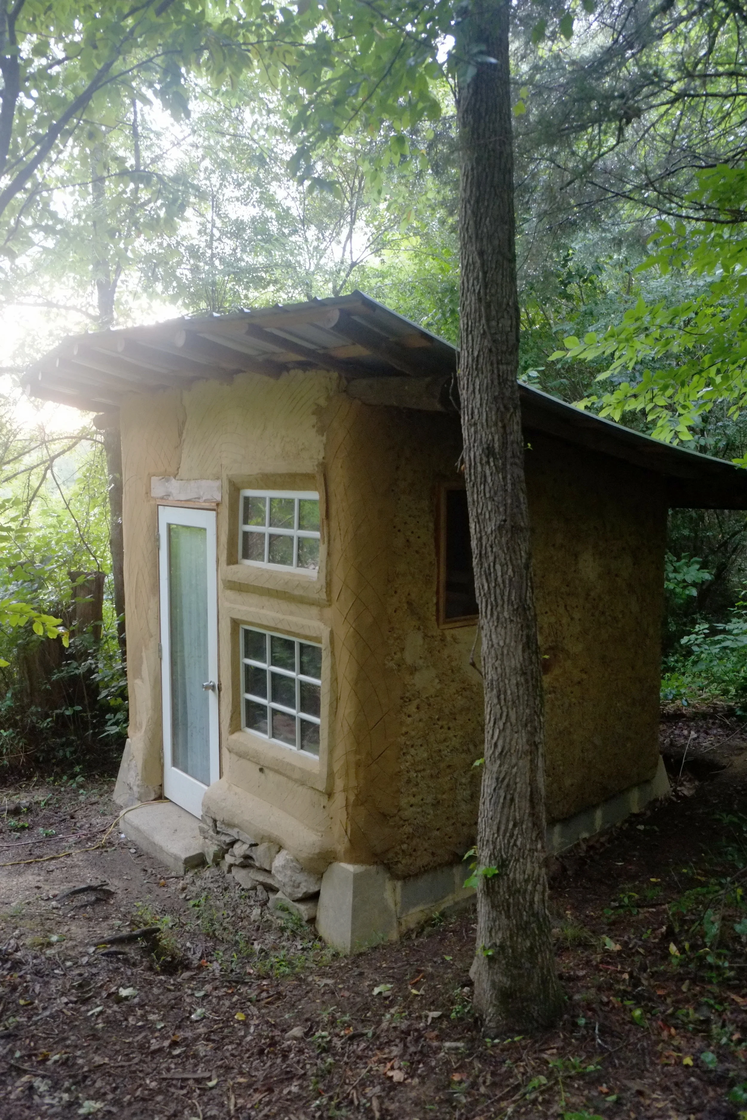garlic building
