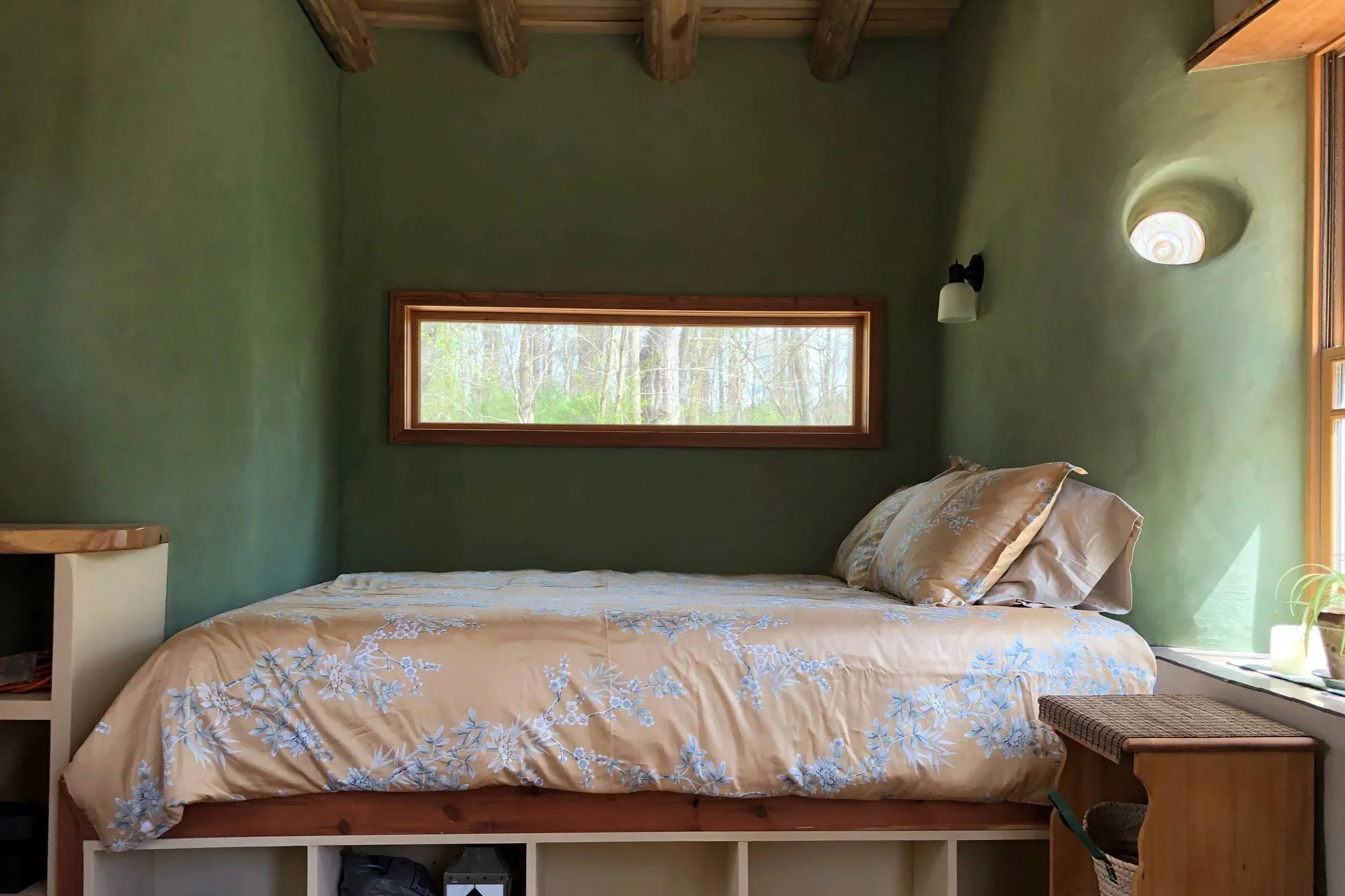  pigmented clay paint in the Moon Cottage 