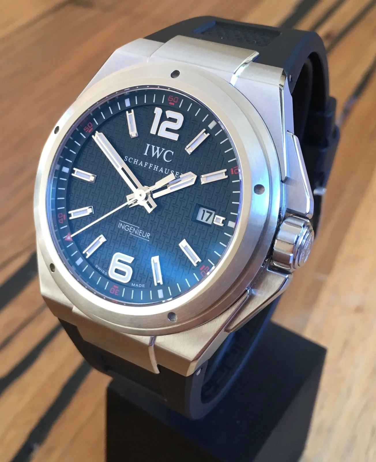 IWC Ingenieur Mission Earth IW323601 (4).jpg