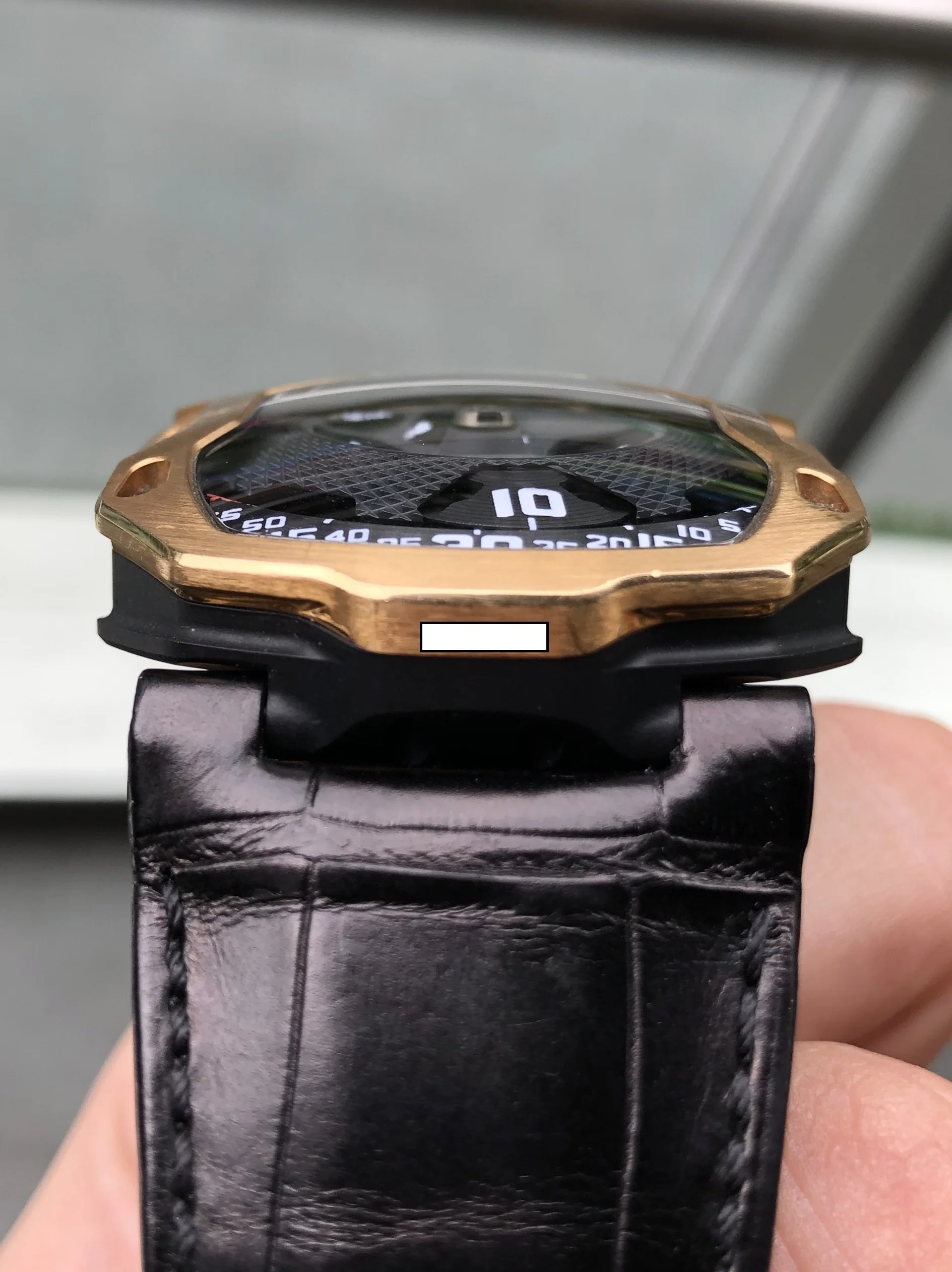 Urwerk UR-105TA (6).jpg