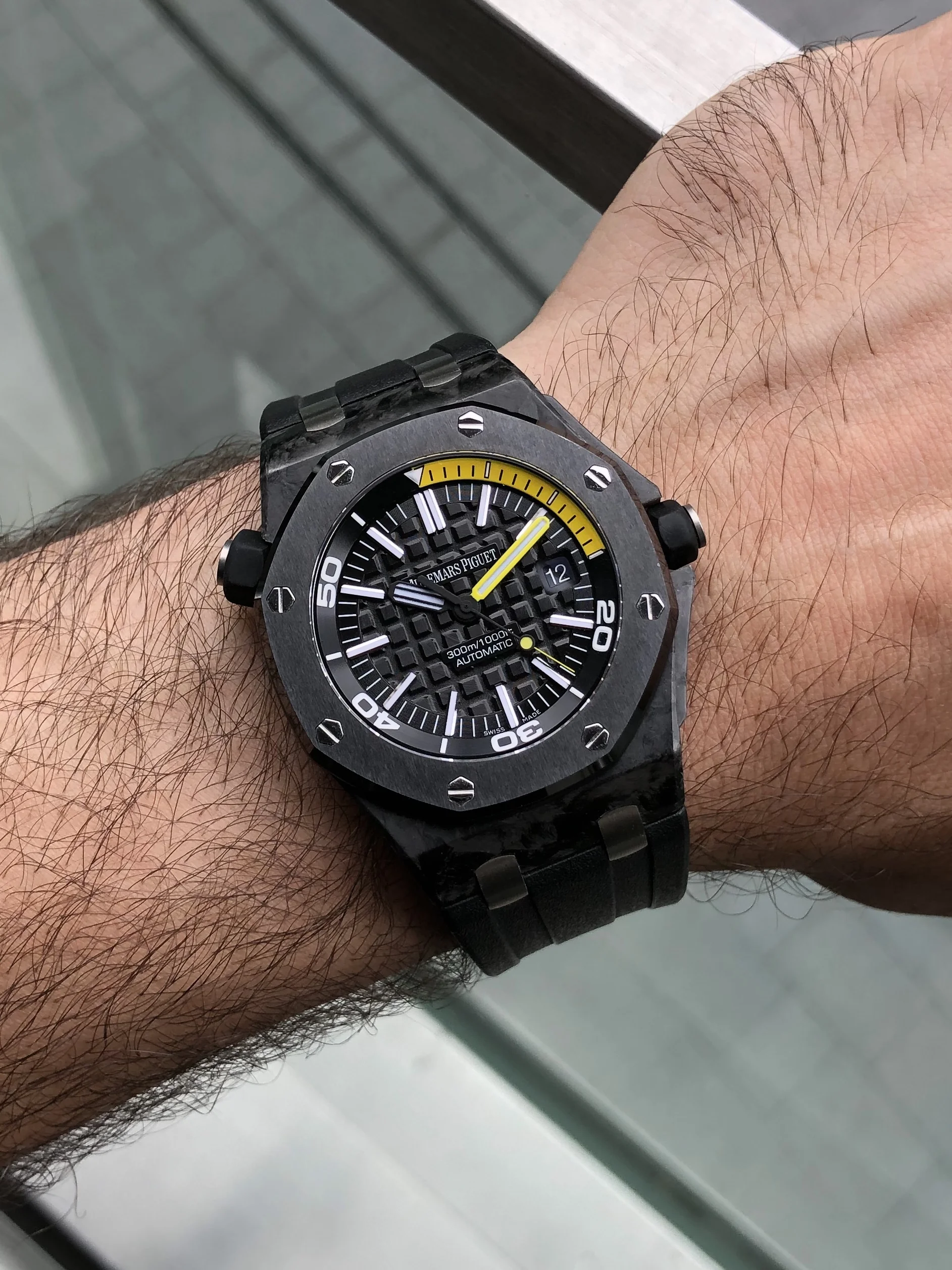 Audemars Piguet Royal Oak Offshore Diver Carbon (2).jpg