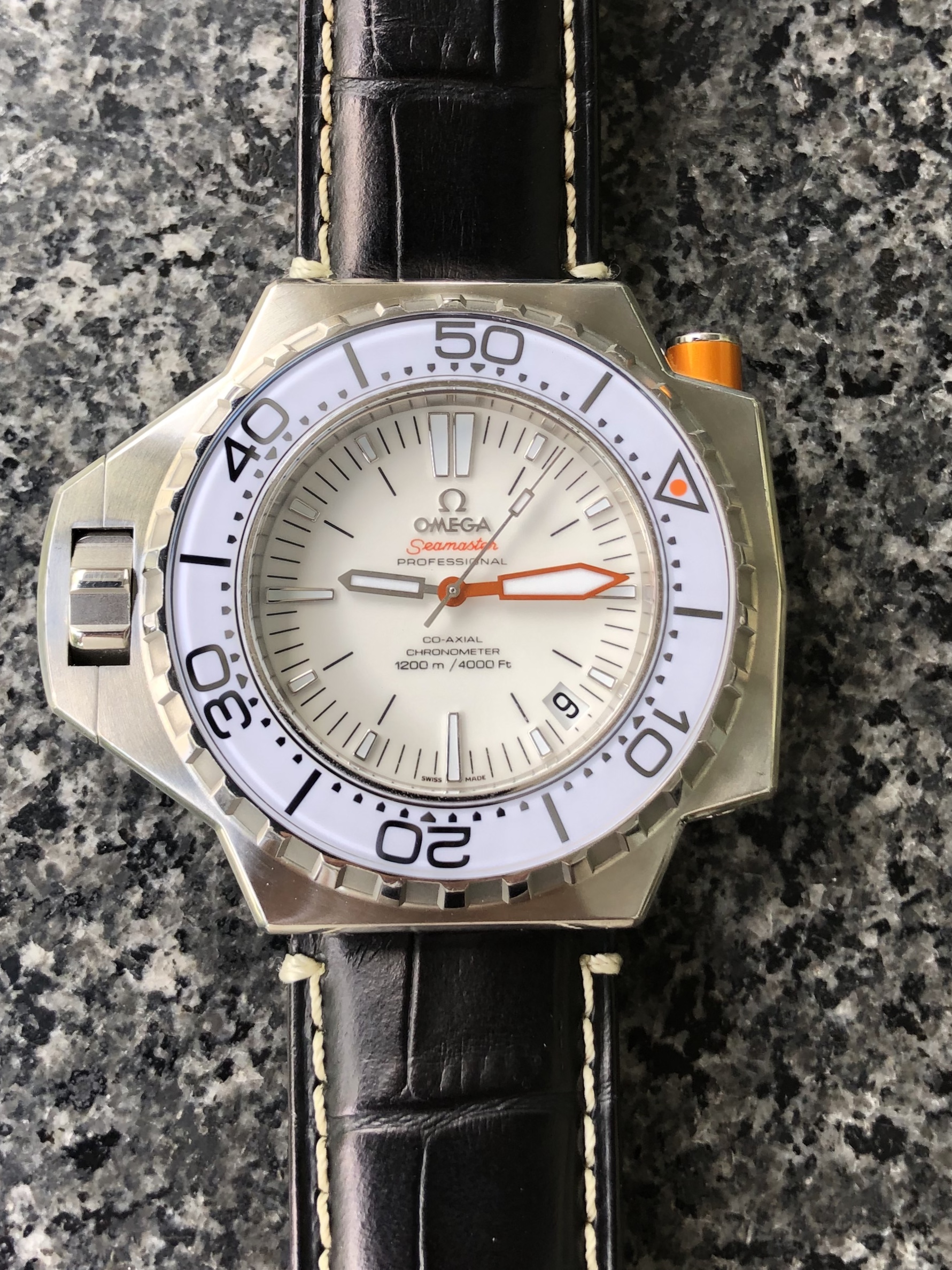 Omega Seamaster Ploprof 1200m 224.32.55.21.04 (3).jpg