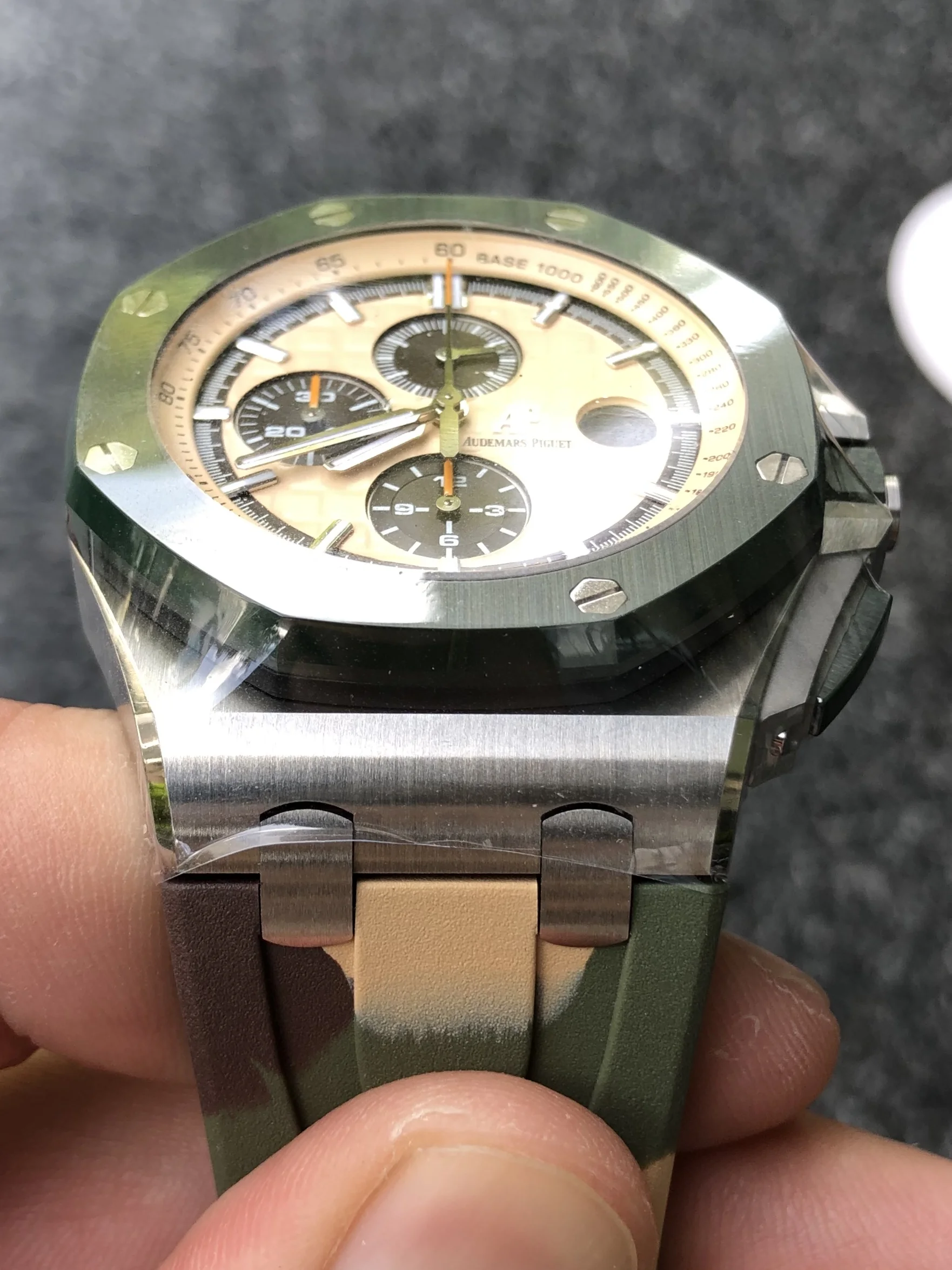 Audemars Piguet Royal Oak Offshore Chronograph “Combat” Ref 26400.SO.OO.A054CA (7).jpg