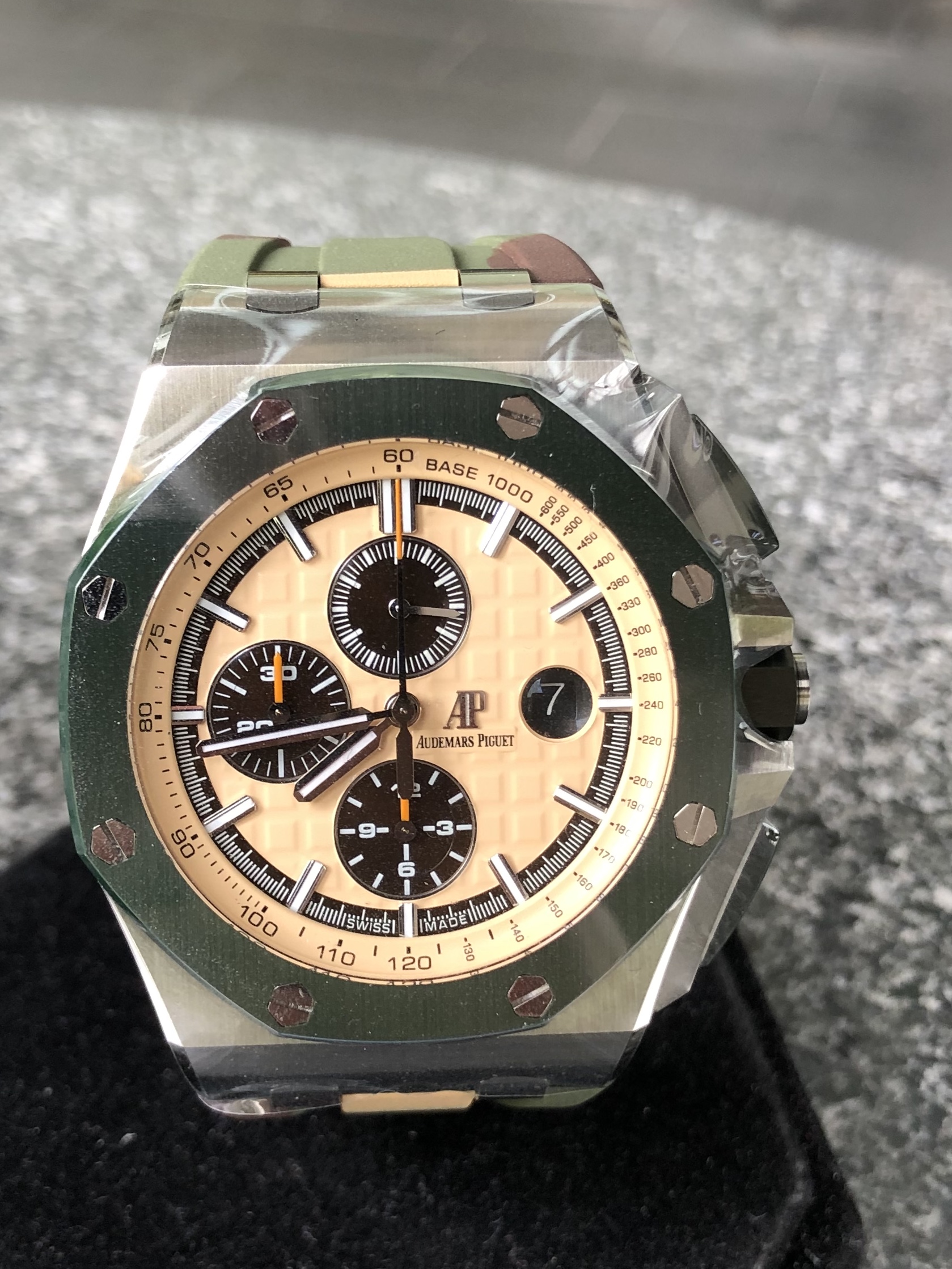 Audemars Piguet Royal Oak Offshore Chronograph “Combat” Ref 26400.SO.OO.A054CA (12).jpg