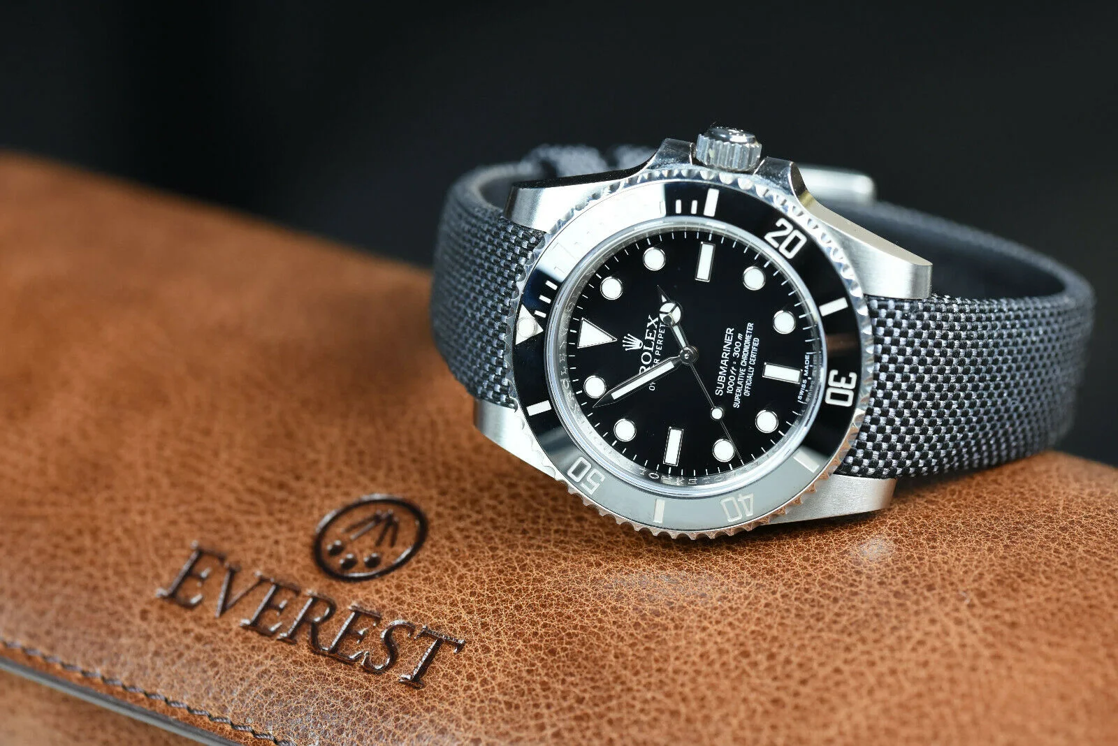EH8KGRY Everest Curved End Nylon Grey Rolex Watch Vault (3).jpg